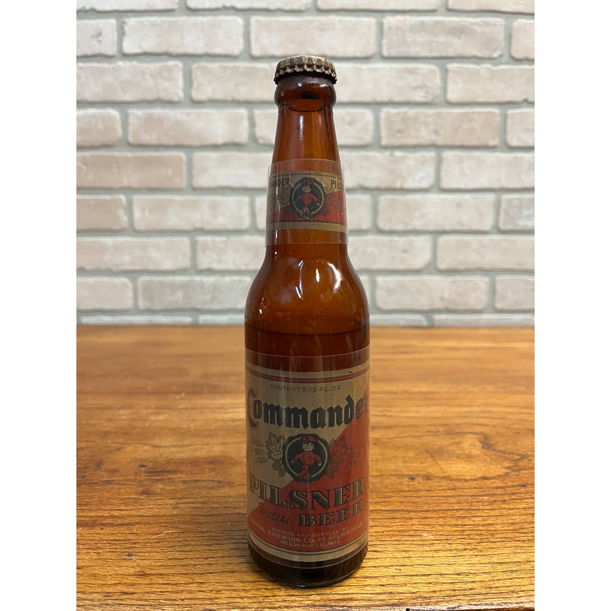 Vintage Commander Beer Capitol Brewing Co IRTP Paper Label Bottle Milwaukee 12oz