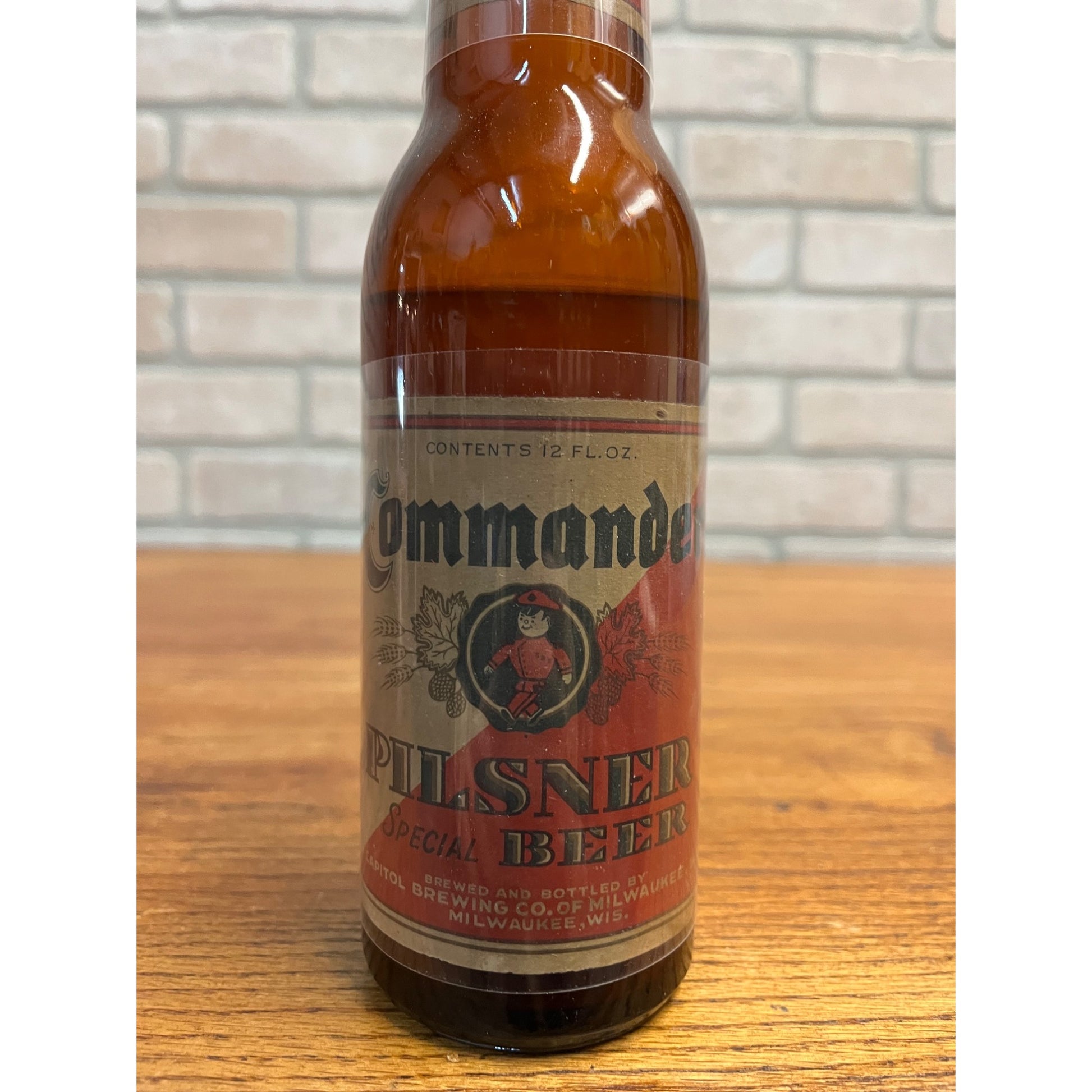 Vintage Commander Beer Capitol Brewing Co IRTP Paper Label Bottle Milwaukee 12oz