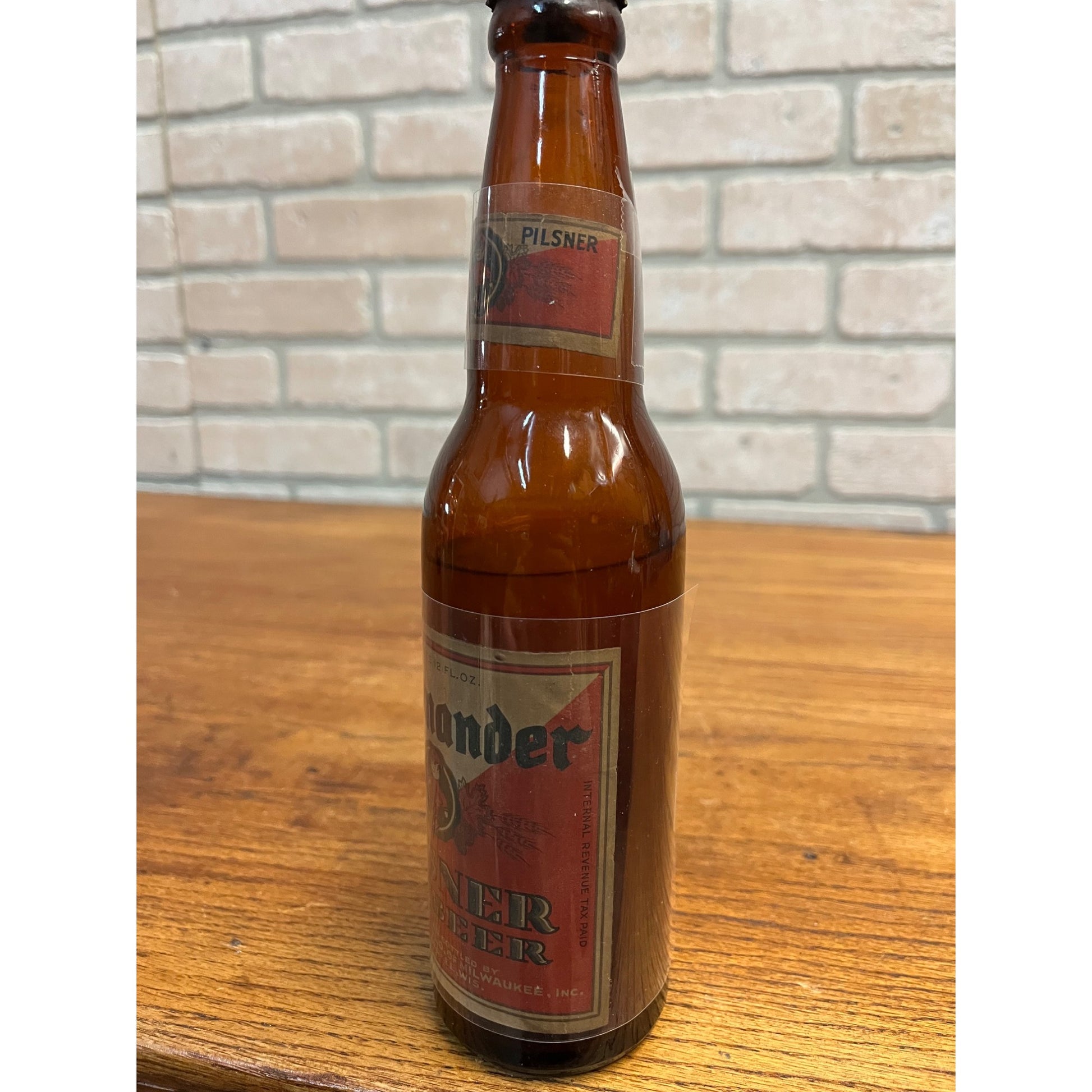 Vintage Commander Beer Capitol Brewing Co IRTP Paper Label Bottle Milwaukee 12oz
