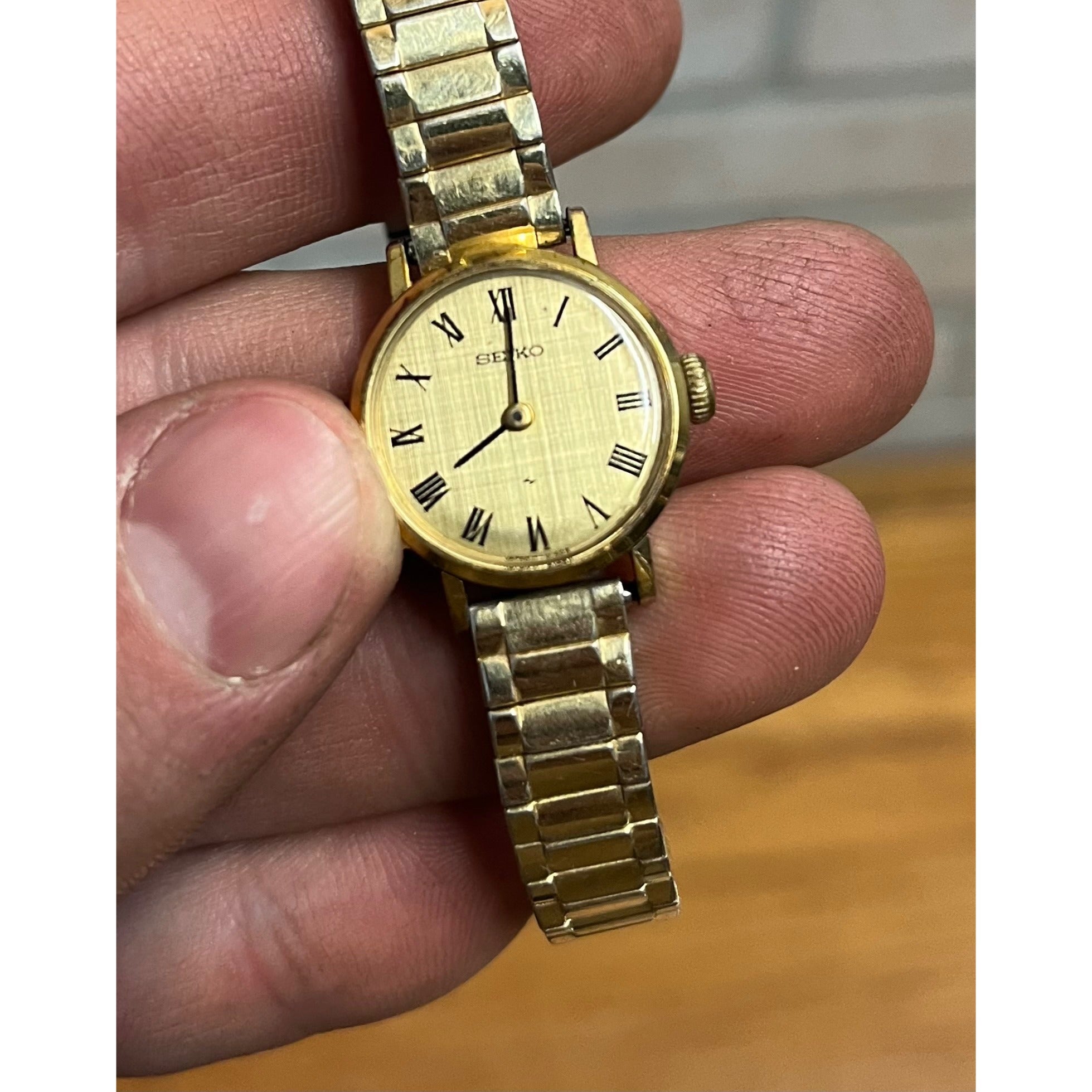 Vintage Lot Mens & Ladies Wrist Watches Parts/Repair Seiko Timex ++