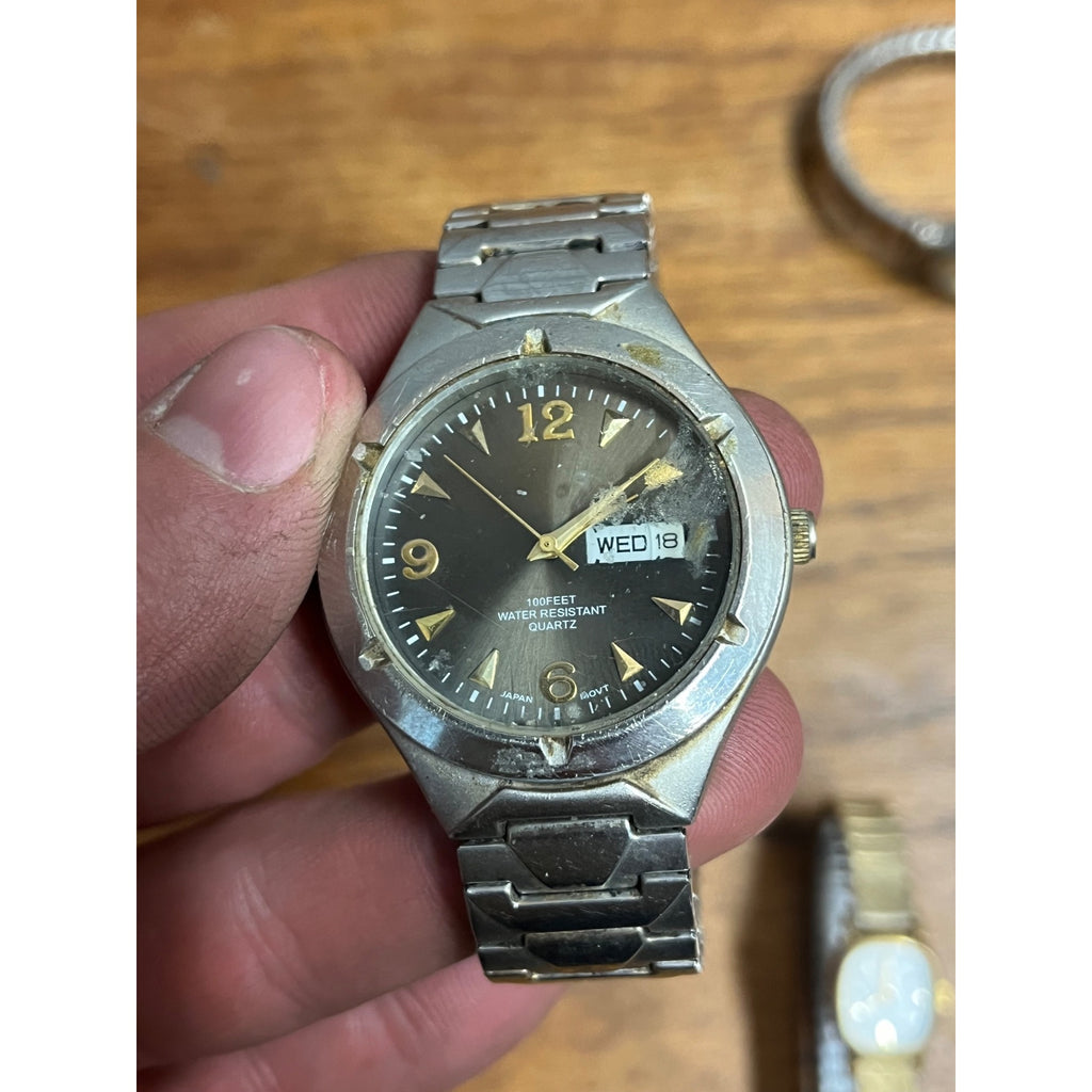 Vintage Lot Mens & Ladies Wrist Watches Parts/Repair Seiko Timex ++