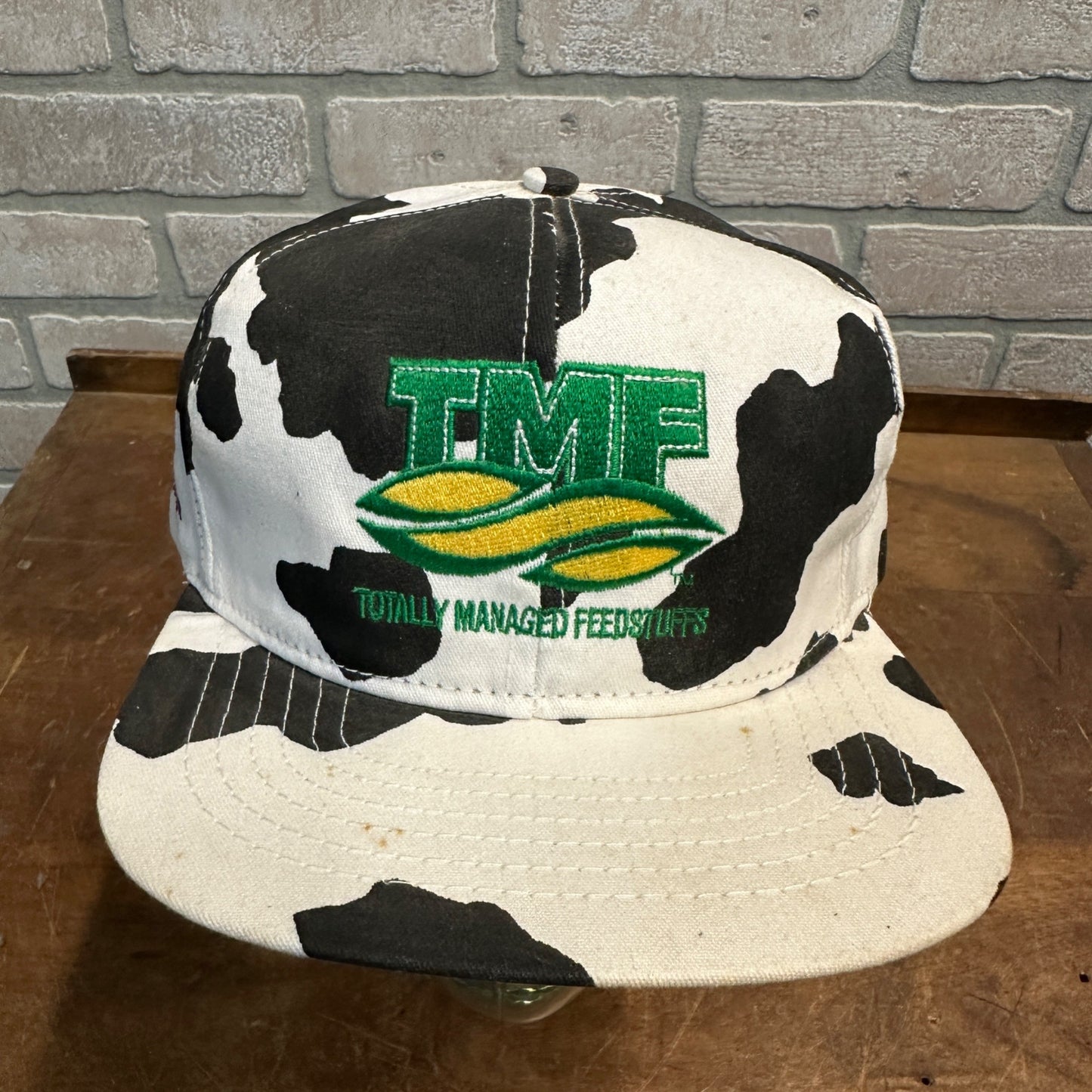 VINTAGE TMF TOTALLY MAMANGED FEEDSTUFFS AGRICULTURAL FARMING COW SNAPBACK HAT