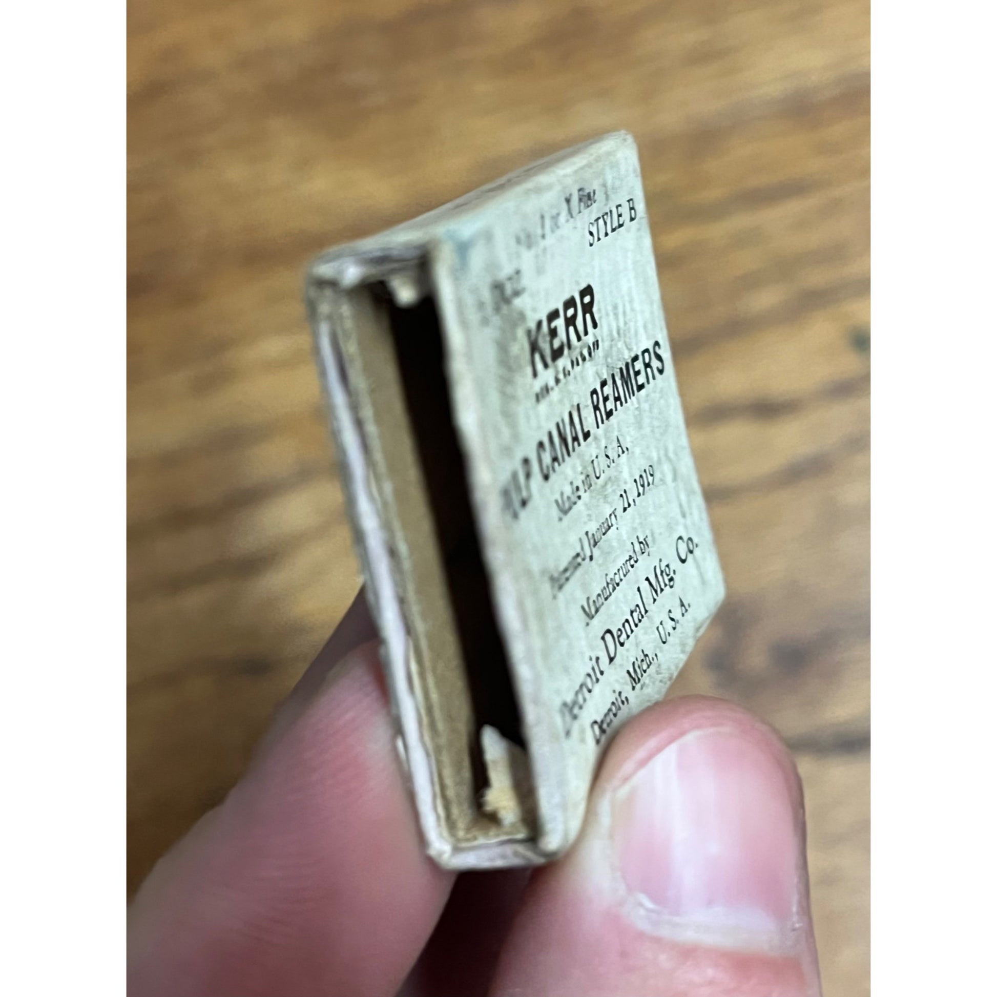 Vintage Kerr Pulp Canal Reamers Detroit Dental Mfg Co. Medical Oddity Box