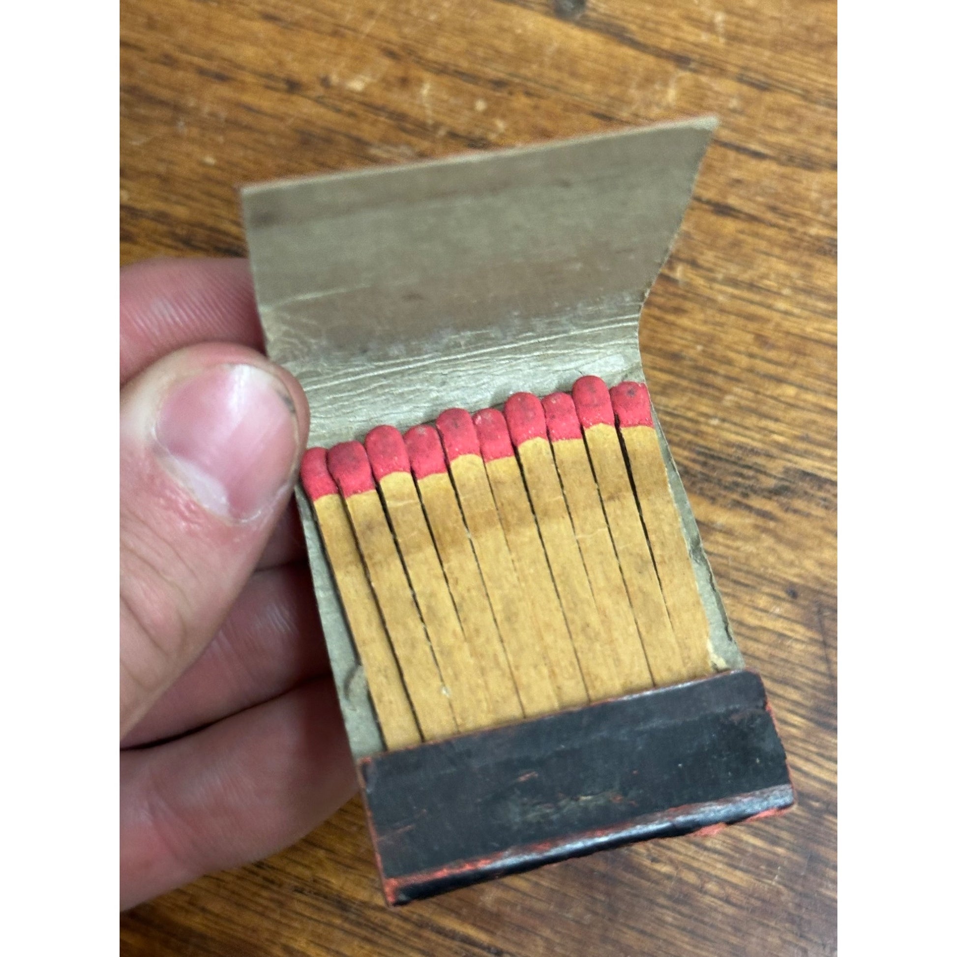 Vintage 1930s St Hubert Old English Grill Chicago Matchbook Full Unstruck Matches