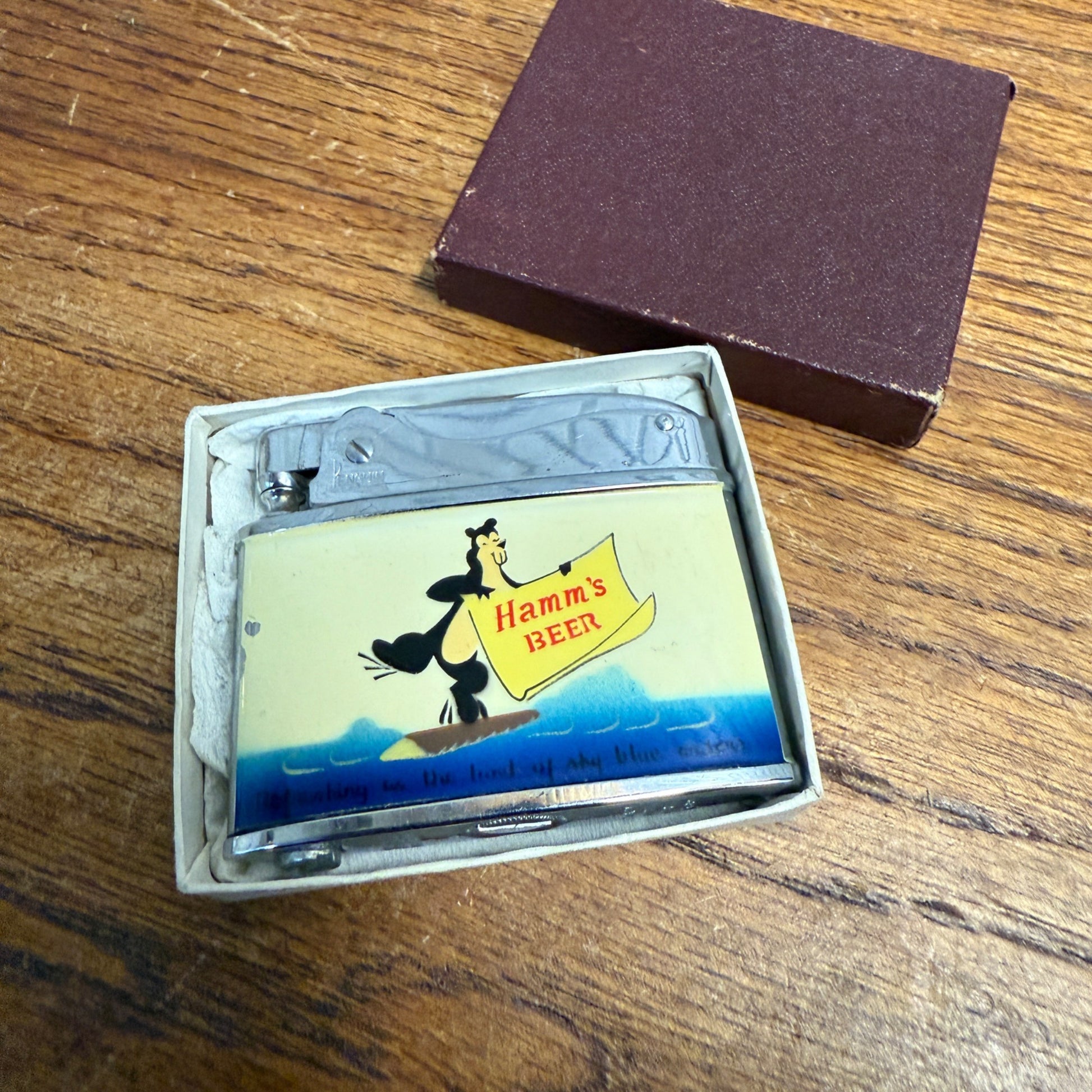 RARE Vintage 1957 Hamm's Beer Penguin Cigarette Lighter w/ Box Logrolling Bear
