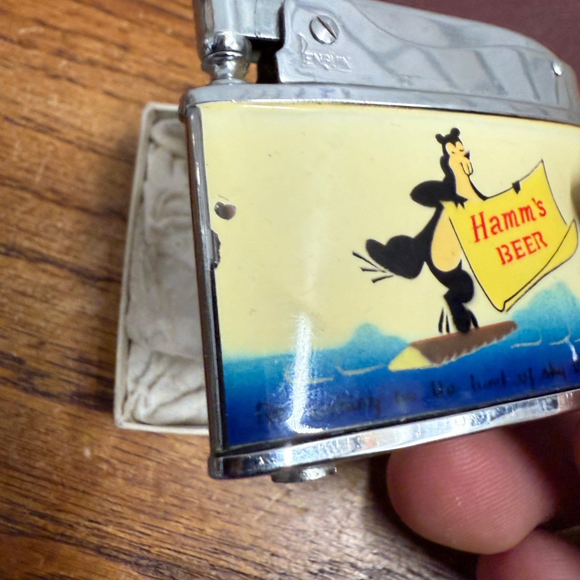 RARE Vintage 1957 Hamm's Beer Penguin Cigarette Lighter w/ Box Logrolling Bear