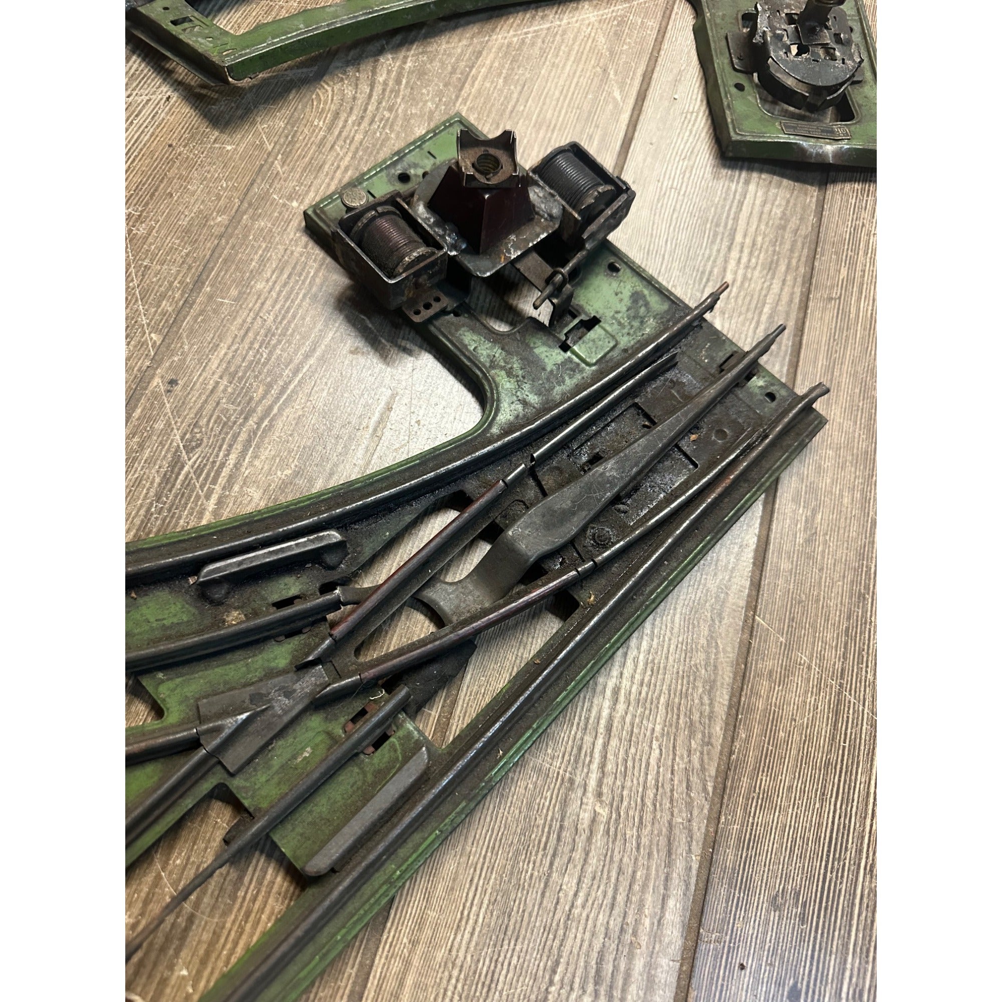 Vintage Lionel No 210 Rt & Lt Standard Gauge Control Switches Parts or Repair