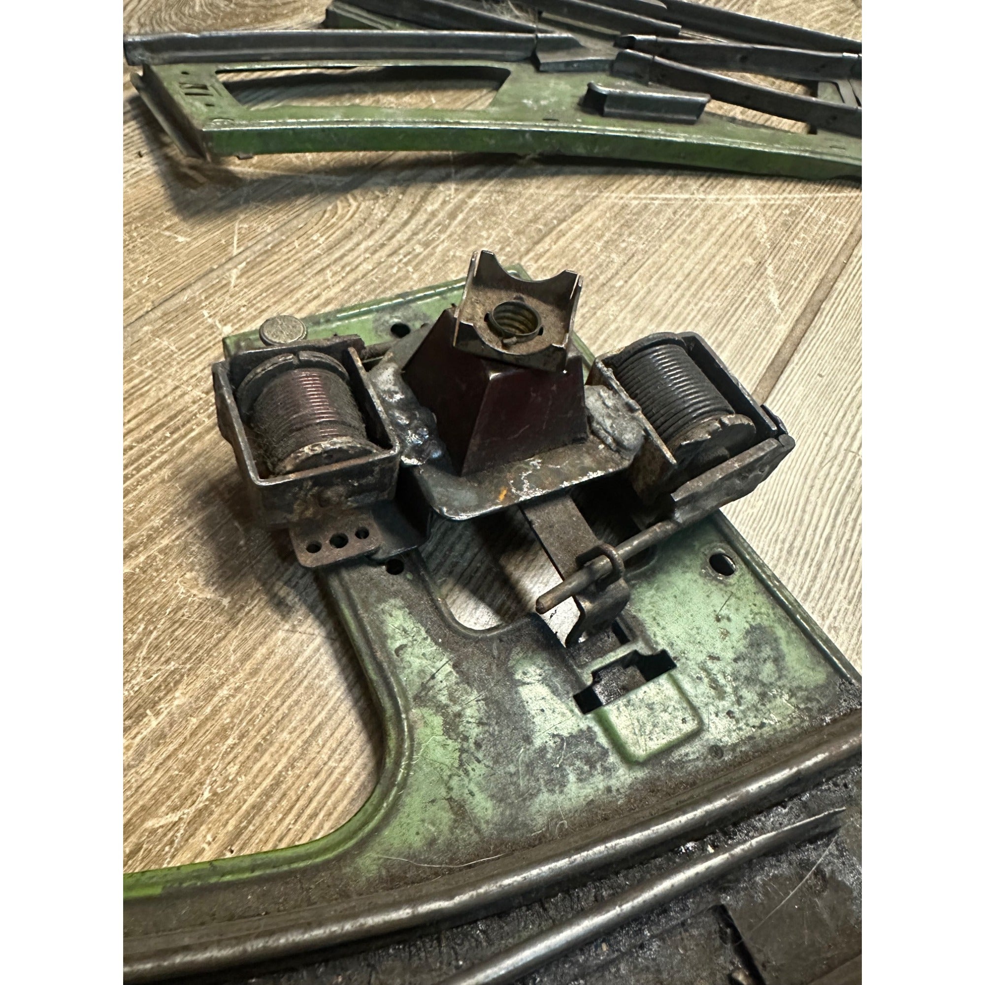 Vintage Lionel No 210 Rt & Lt Standard Gauge Control Switches Parts or Repair