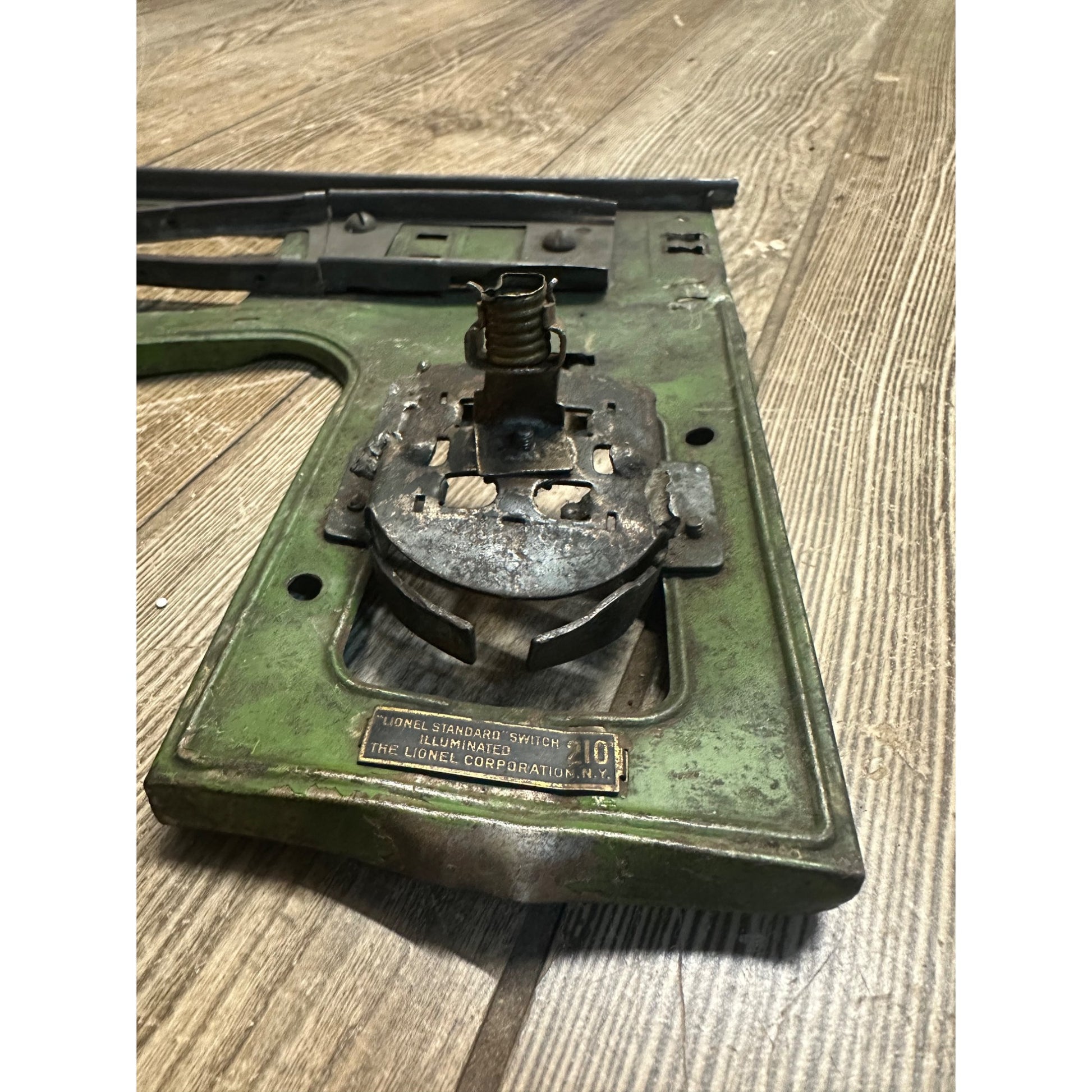 Vintage Lionel No 210 Rt & Lt Standard Gauge Control Switches Parts or Repair