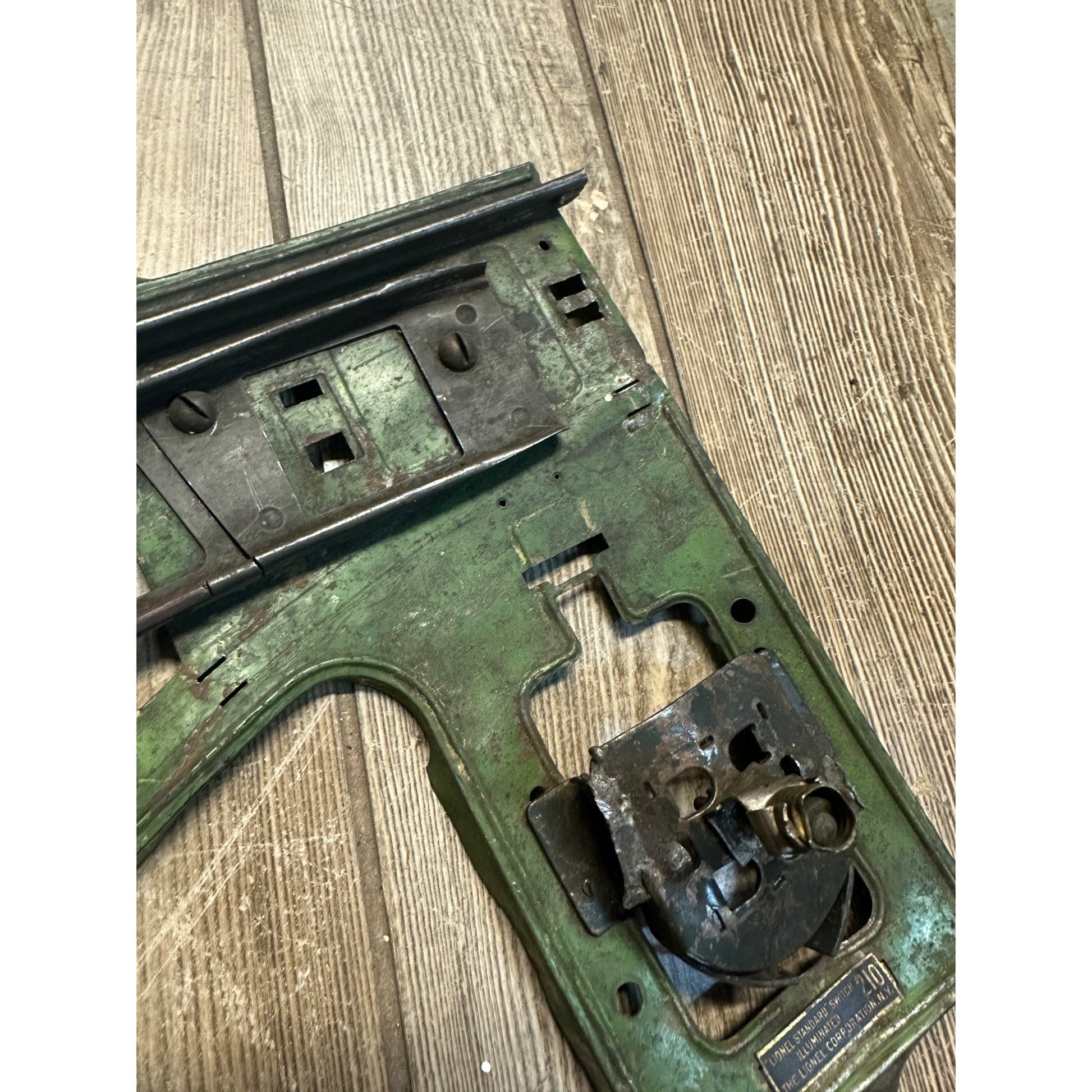 Vintage Lionel No 210 Rt & Lt Standard Gauge Control Switches Parts or Repair