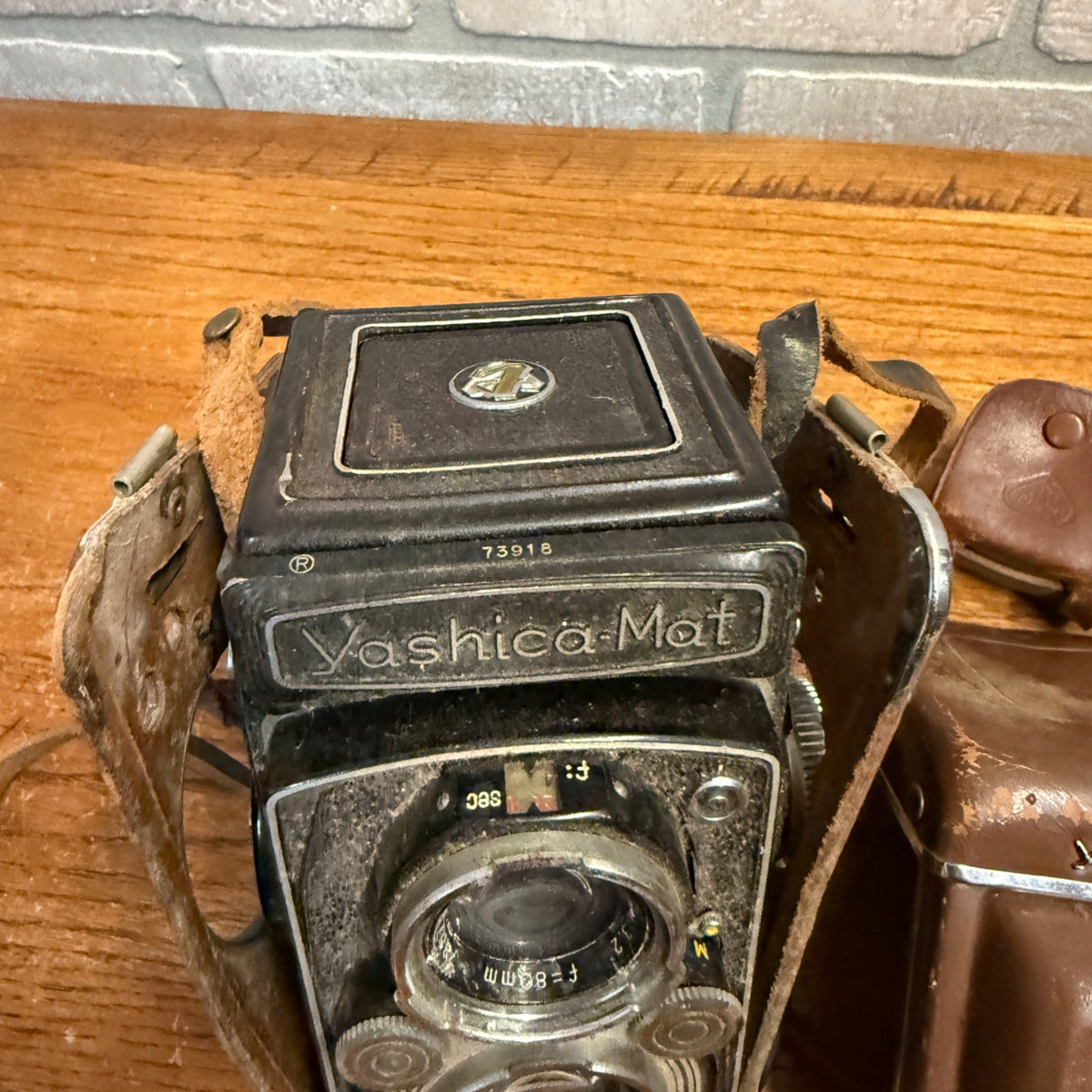 Yashica Mat TLR 120 Film Camera Yashinon 80mm f/3.5 Copal MXV LM Parts Untested