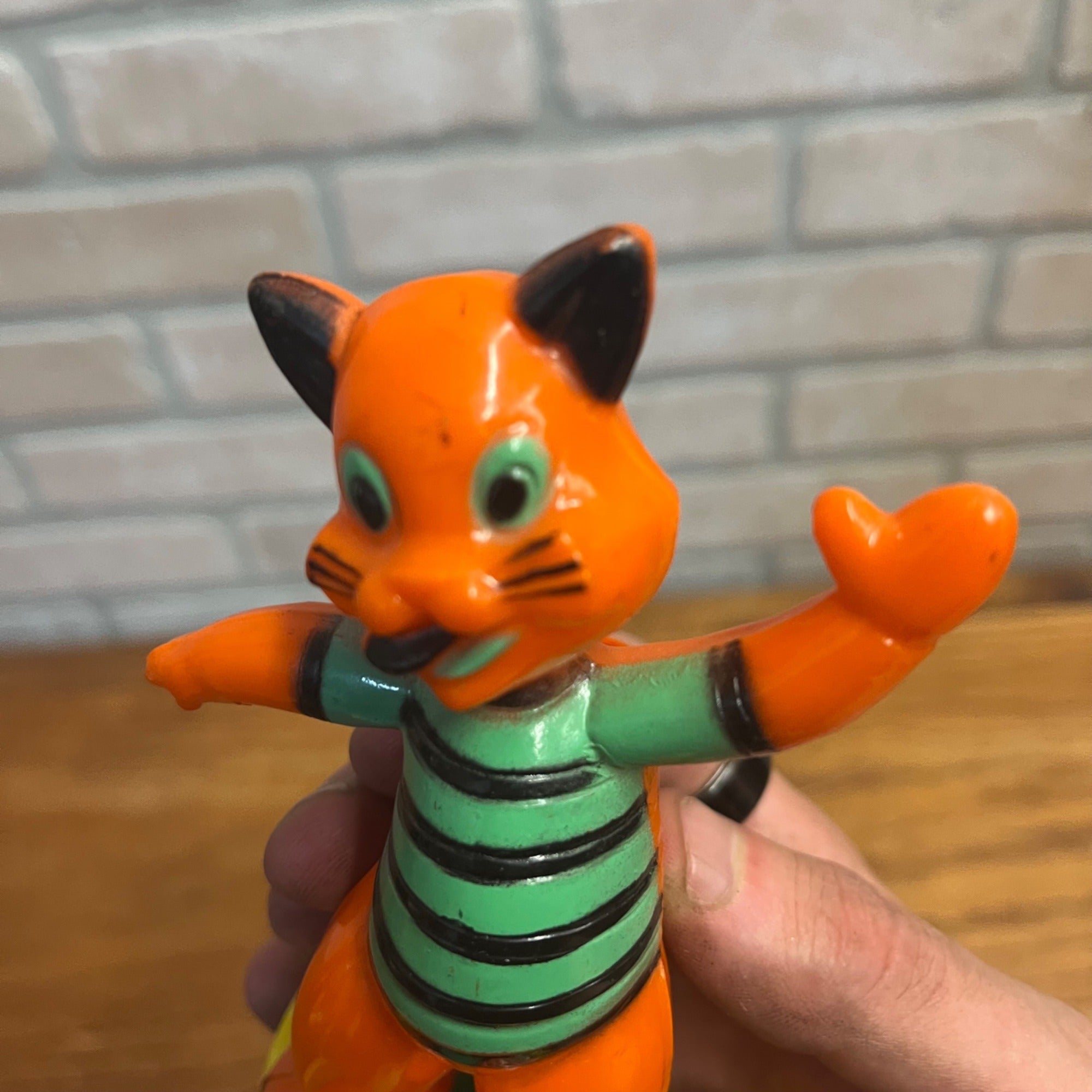 Vintage Halloween Rosbro Plastics Candy Container toys Orange Cat Wheels Witch JOL