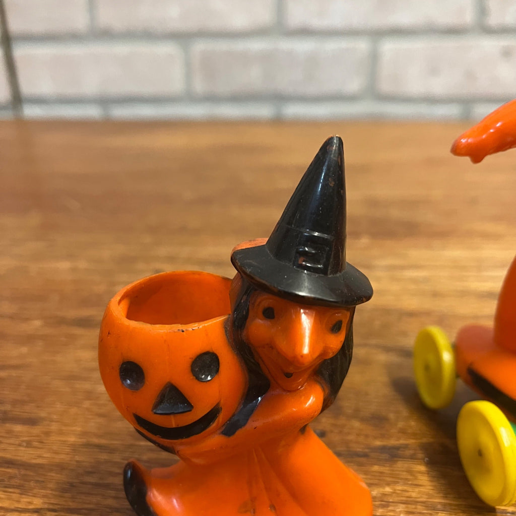 Vintage Halloween Rosbro Plastics Candy Container toys Orange Cat Wheels Witch JOL