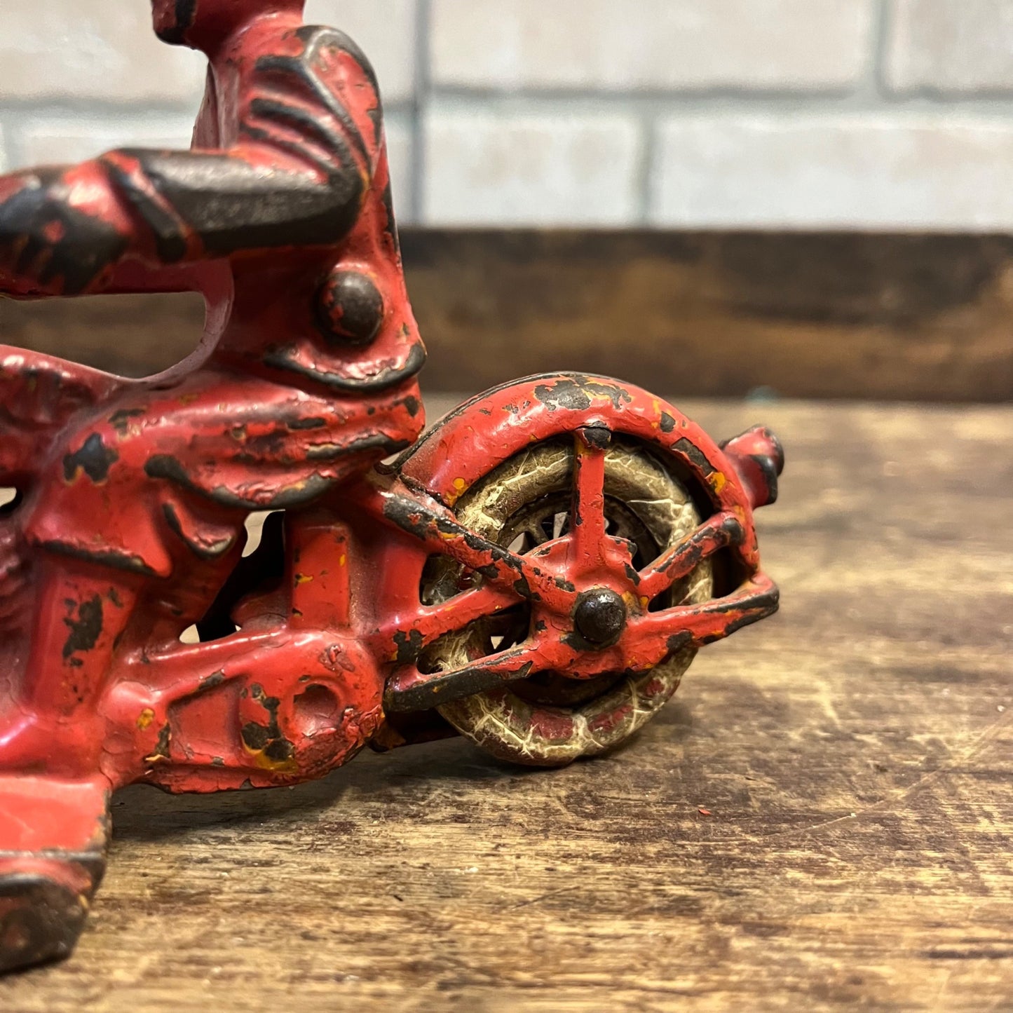 Vintage Hubley Cast Iron Harley Davidson 6" Red Toy Motorcycle - Original