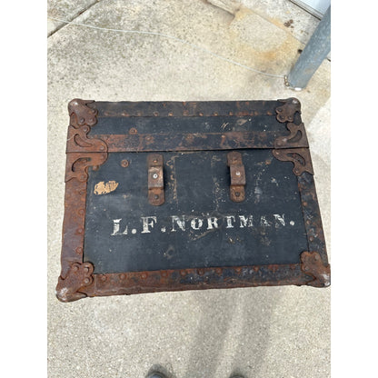 Original WWI Lieutenant Leroy Nortman 33rd Division Storage Trunk Foot Locker WW1