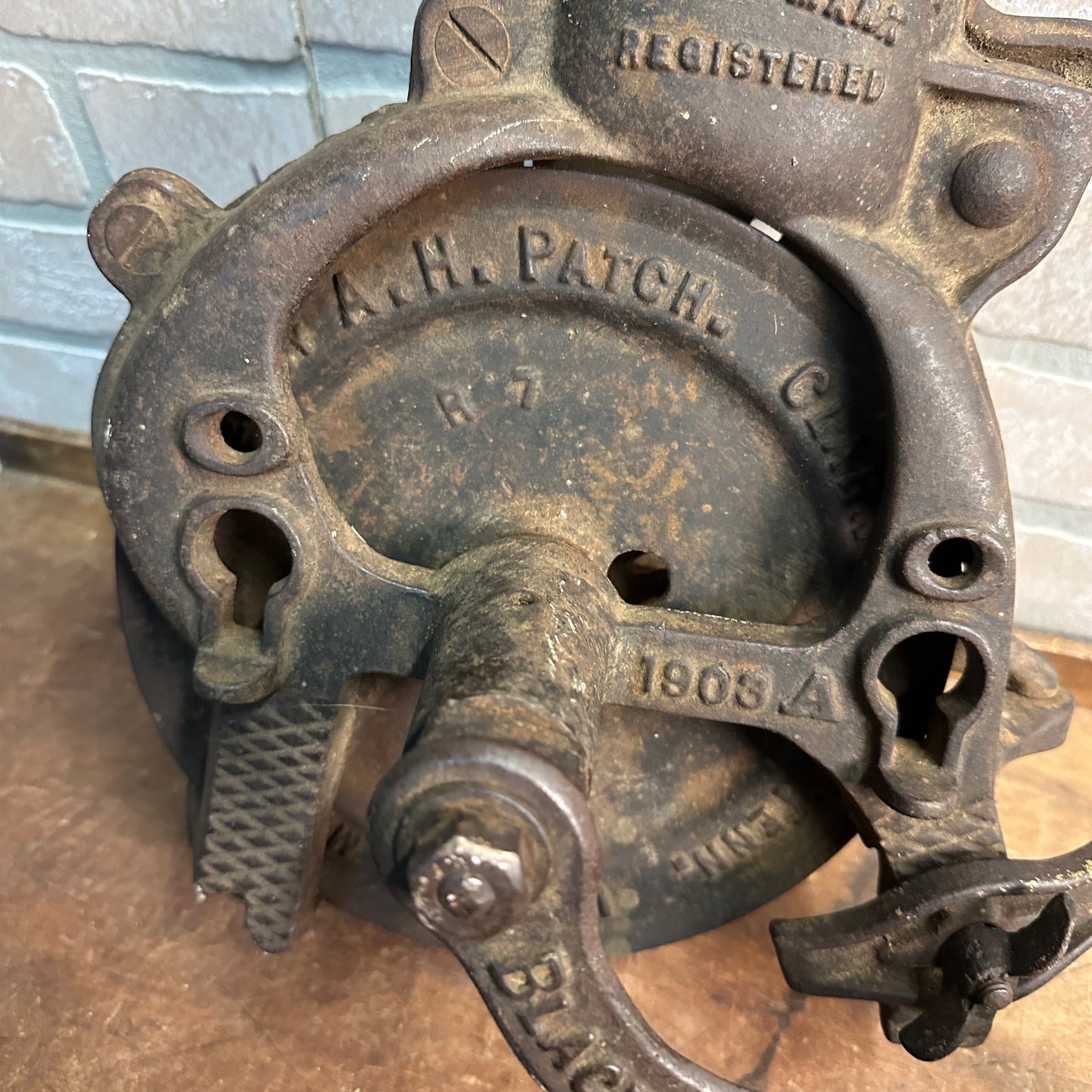 VINTAGE 1903A BLACK HAWK CORN SHELLER W/ CLAMPS ORIGINAL CONDITION