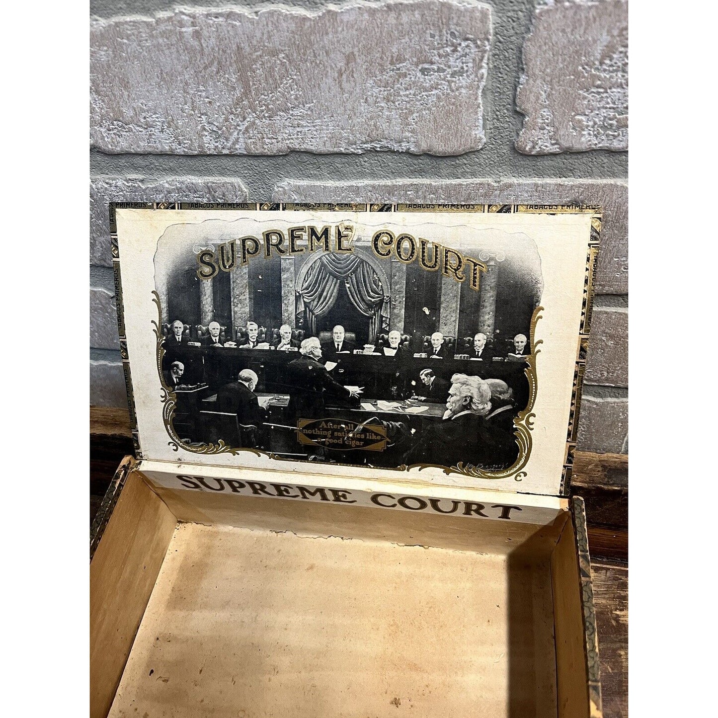 RARE Vintage Supreme Court Rothschilds Wooden Cigar Box Fond du Lac Wis Ed White