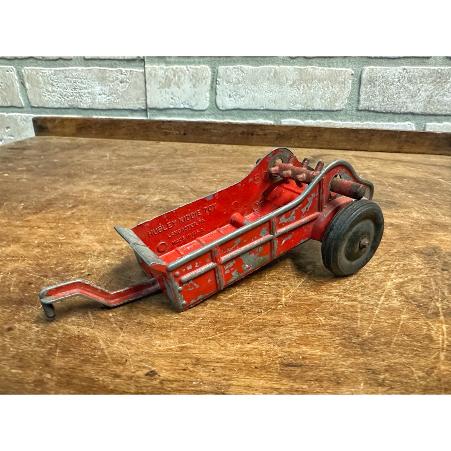 VINTAGE 1950'S DIECAST HUBLEY KIDDIE TOY FARM IMPLEMENT MANURE SPREADER RED #50