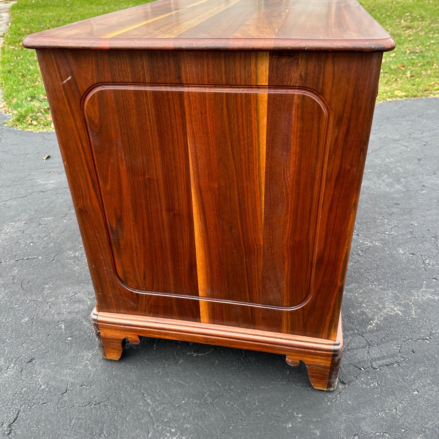 Antique Solid Walnut Keyhole Writing Desk Table Beautiful