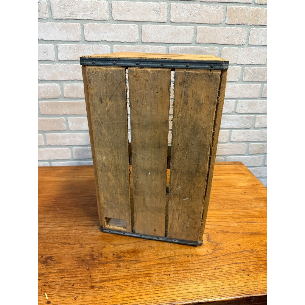 Vintage American Soda Water CO. Wooden Crate Milwaukee, WI Circa 1950.