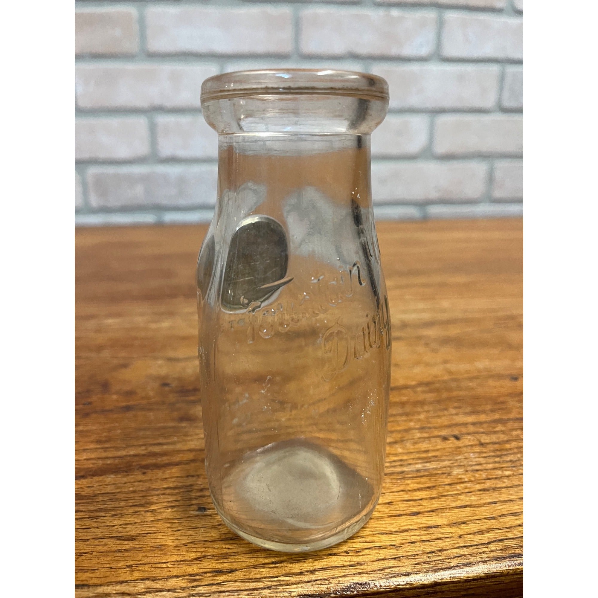 Vintage Fountain City / Verifine Medallion Dairy Fond Du Lac Wis Milk Bottle