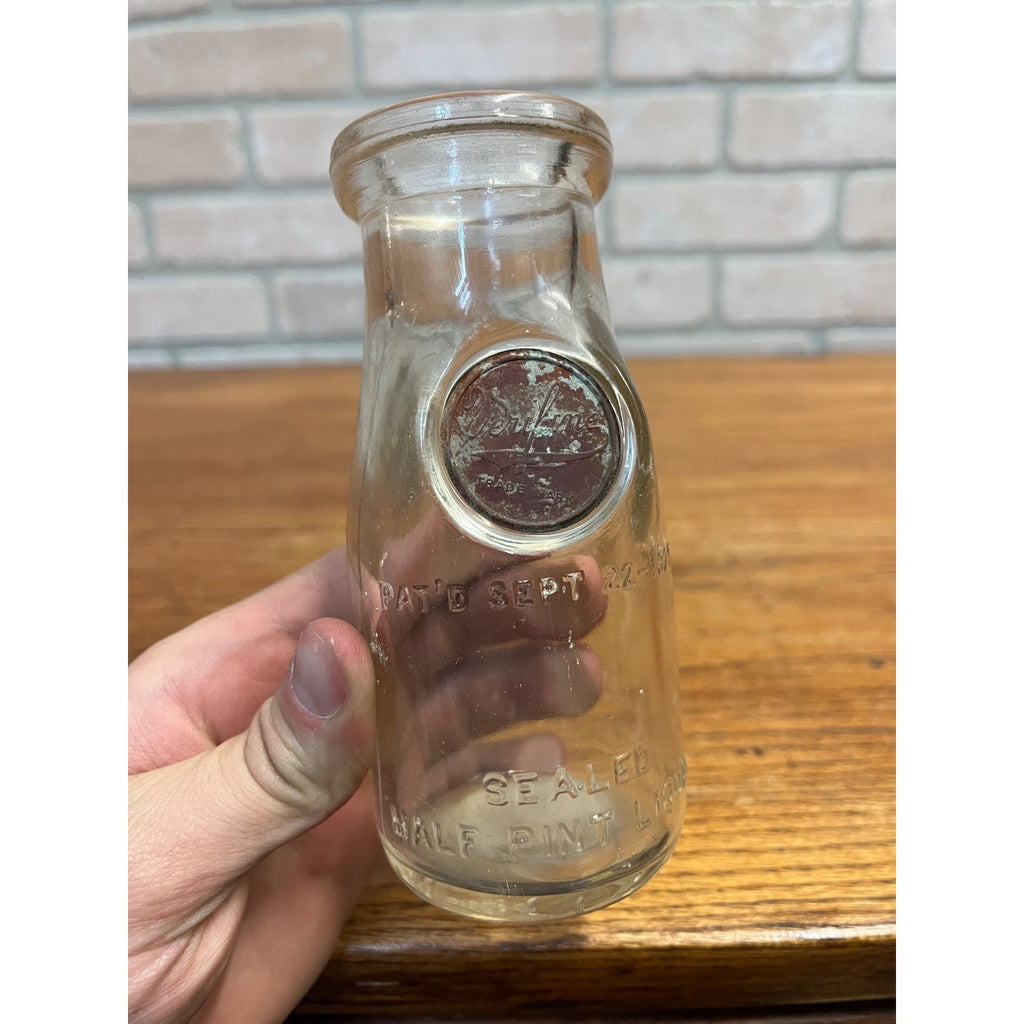 Vintage Fountain City / Verifine Medallion Dairy Fond Du Lac Wis Milk Bottle