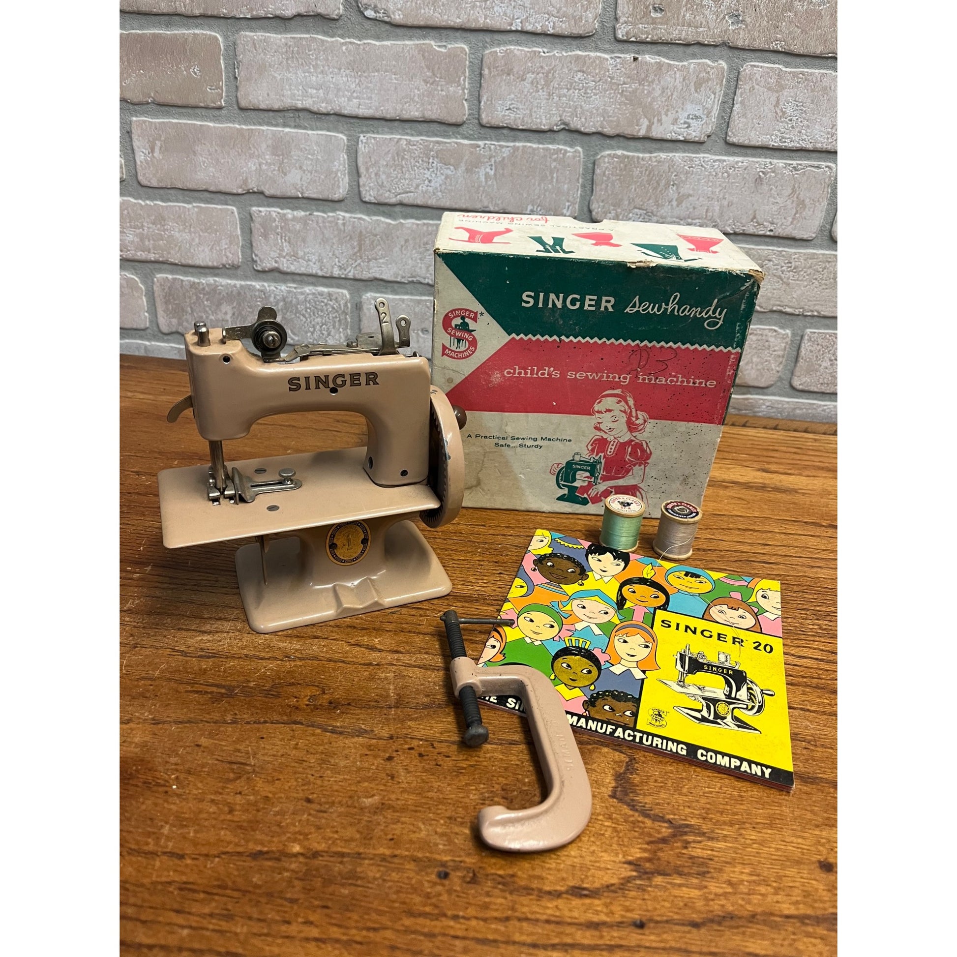 Singer No. 20 Beige Sewhandy Vintage Child's Sewing Machine & Original Box