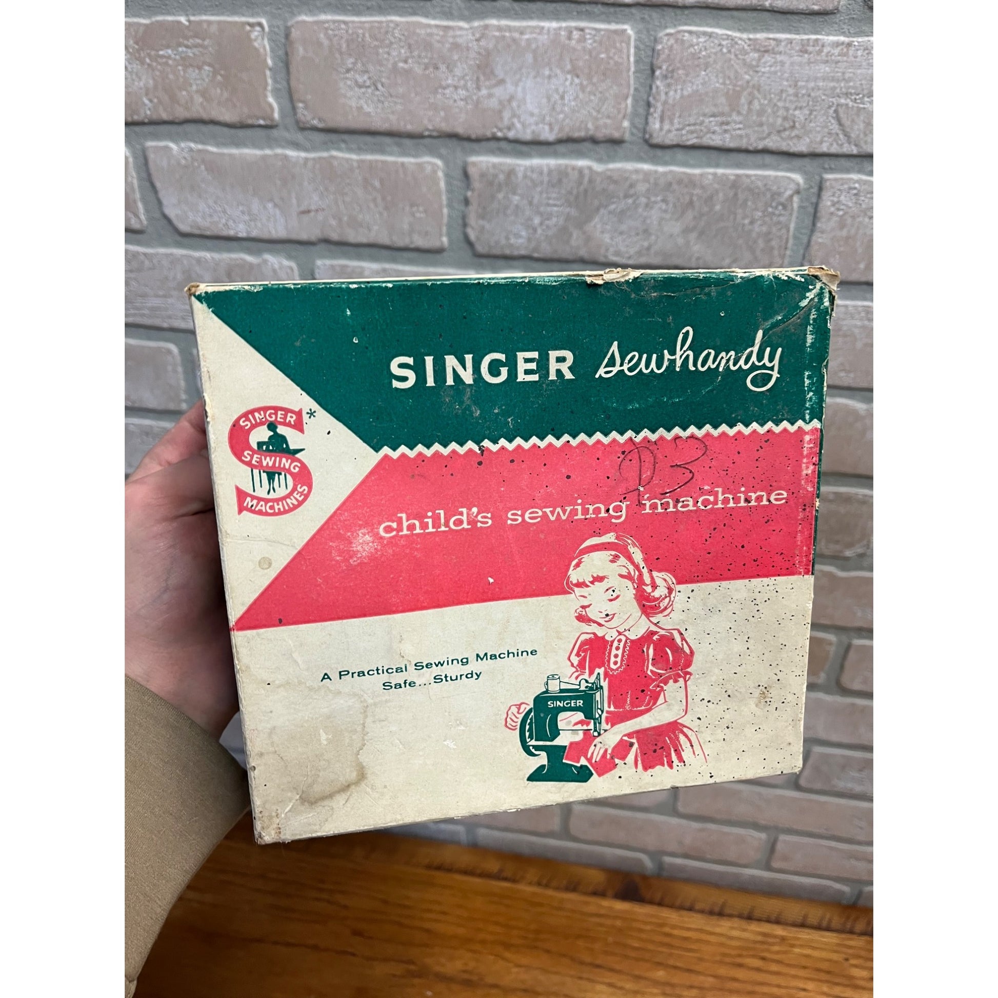 Singer No. 20 Beige Sewhandy Vintage Child's Sewing Machine & Original Box