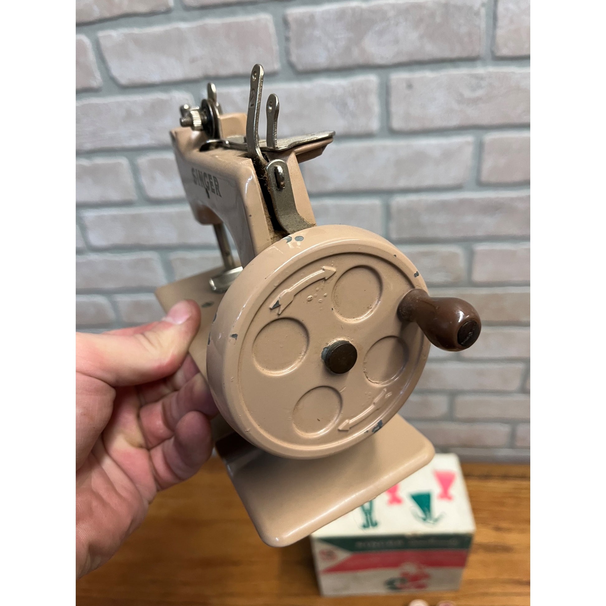 Singer No. 20 Beige Sewhandy Vintage Child's Sewing Machine & Original Box