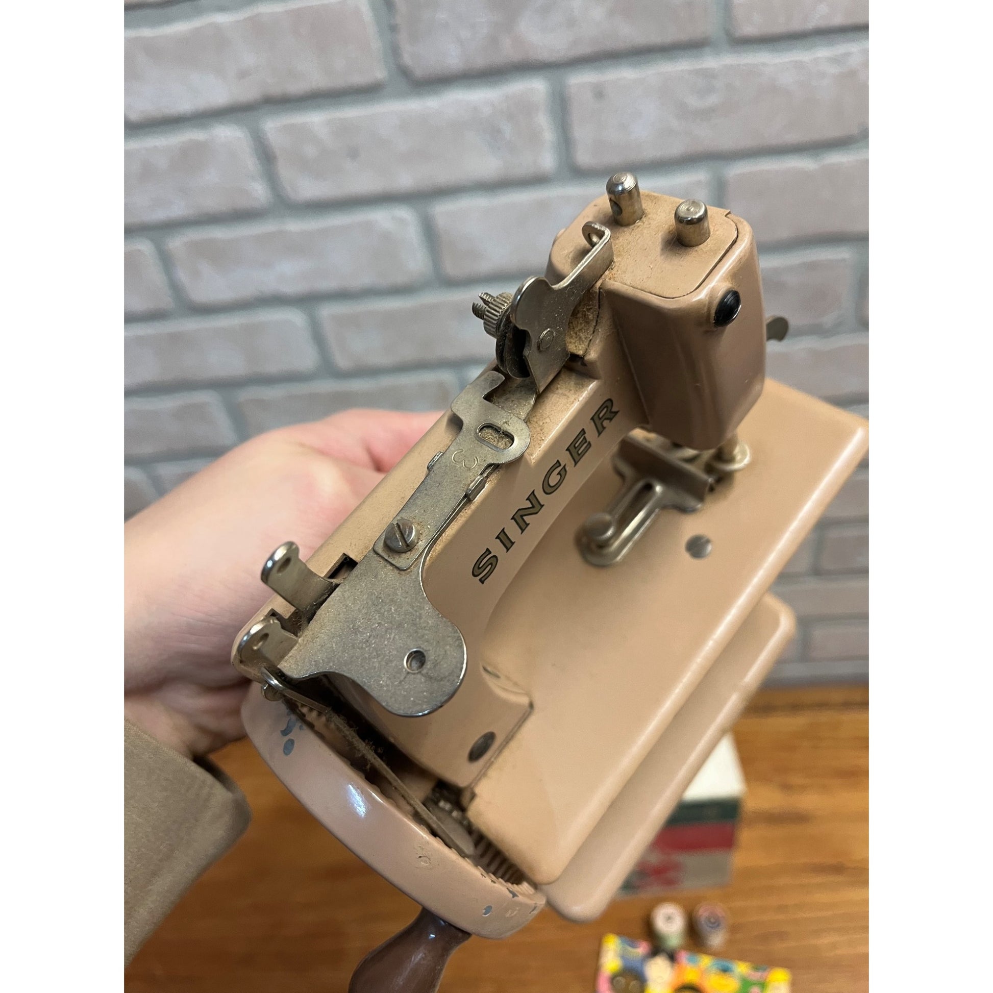 Singer No. 20 Beige Sewhandy Vintage Child's Sewing Machine & Original Box
