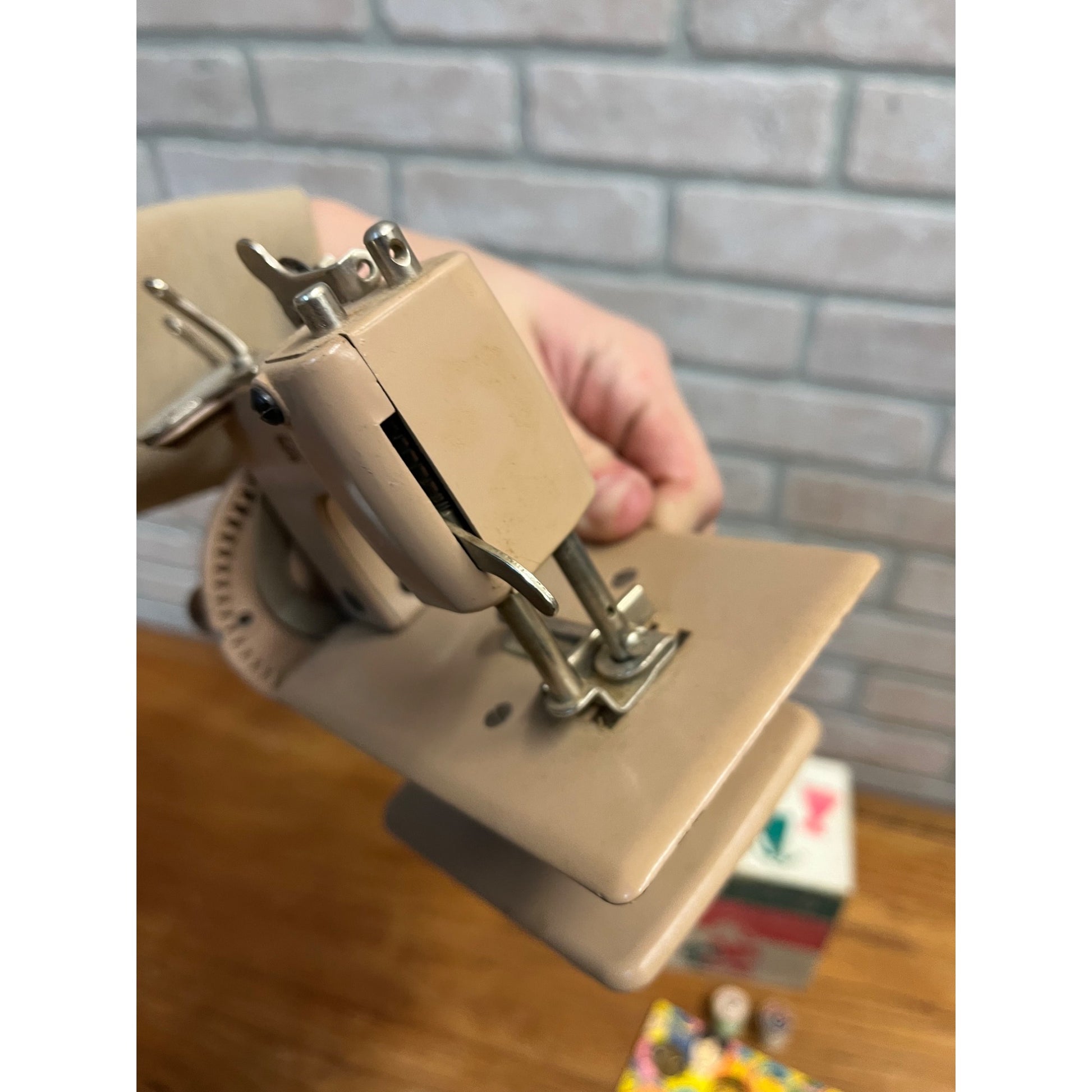 Singer No. 20 Beige Sewhandy Vintage Child's Sewing Machine & Original Box