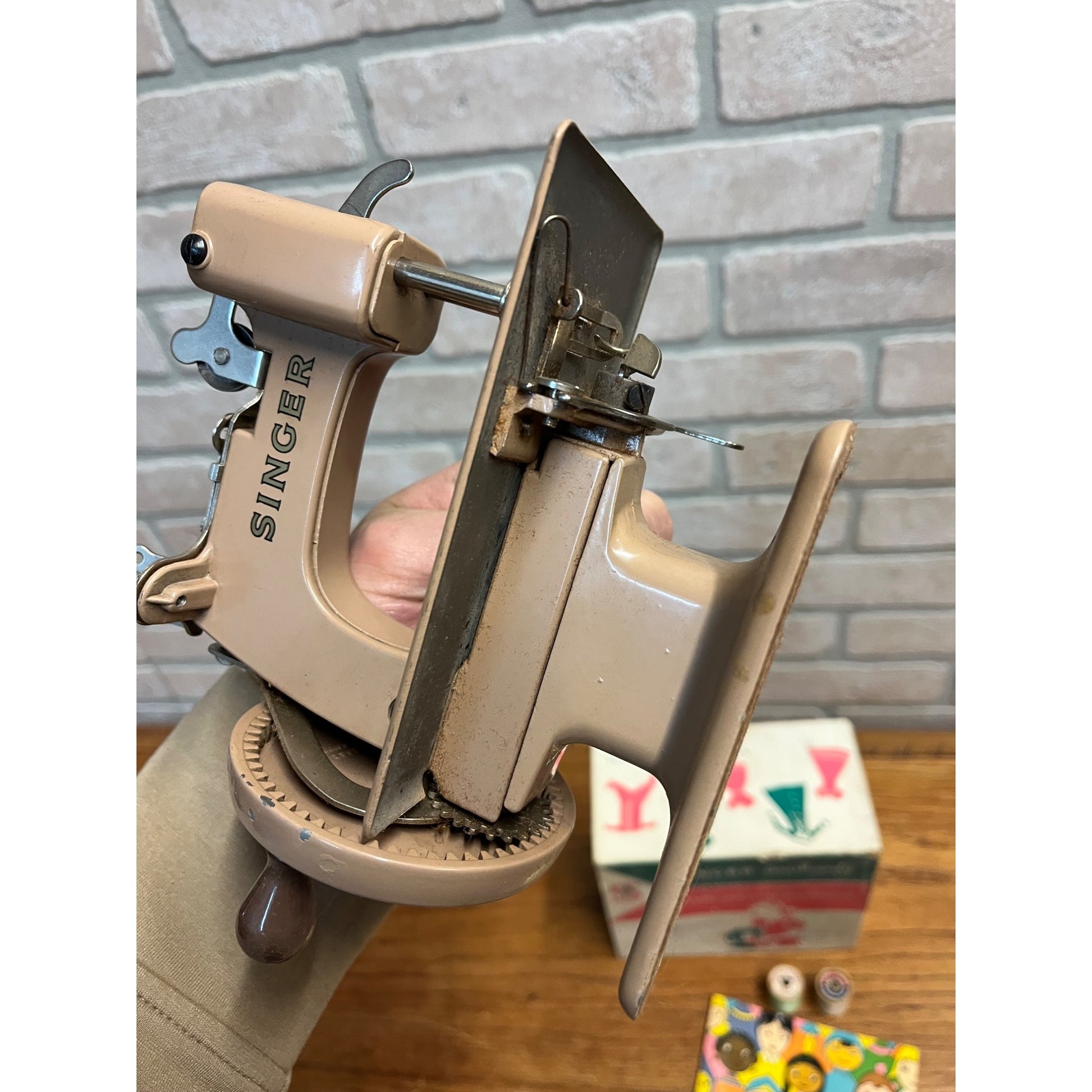 Singer No. 20 Beige Sewhandy Vintage Child's Sewing Machine & Original Box