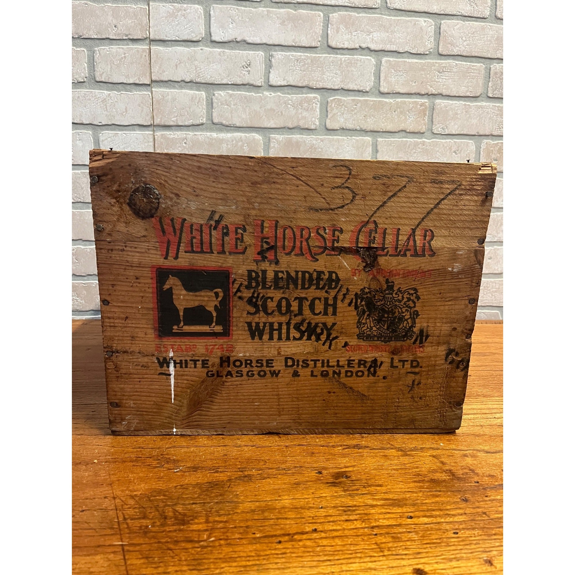 Vintage White Horse Cellar Blended Scotch Whisky Wooden Crate Box Scotland