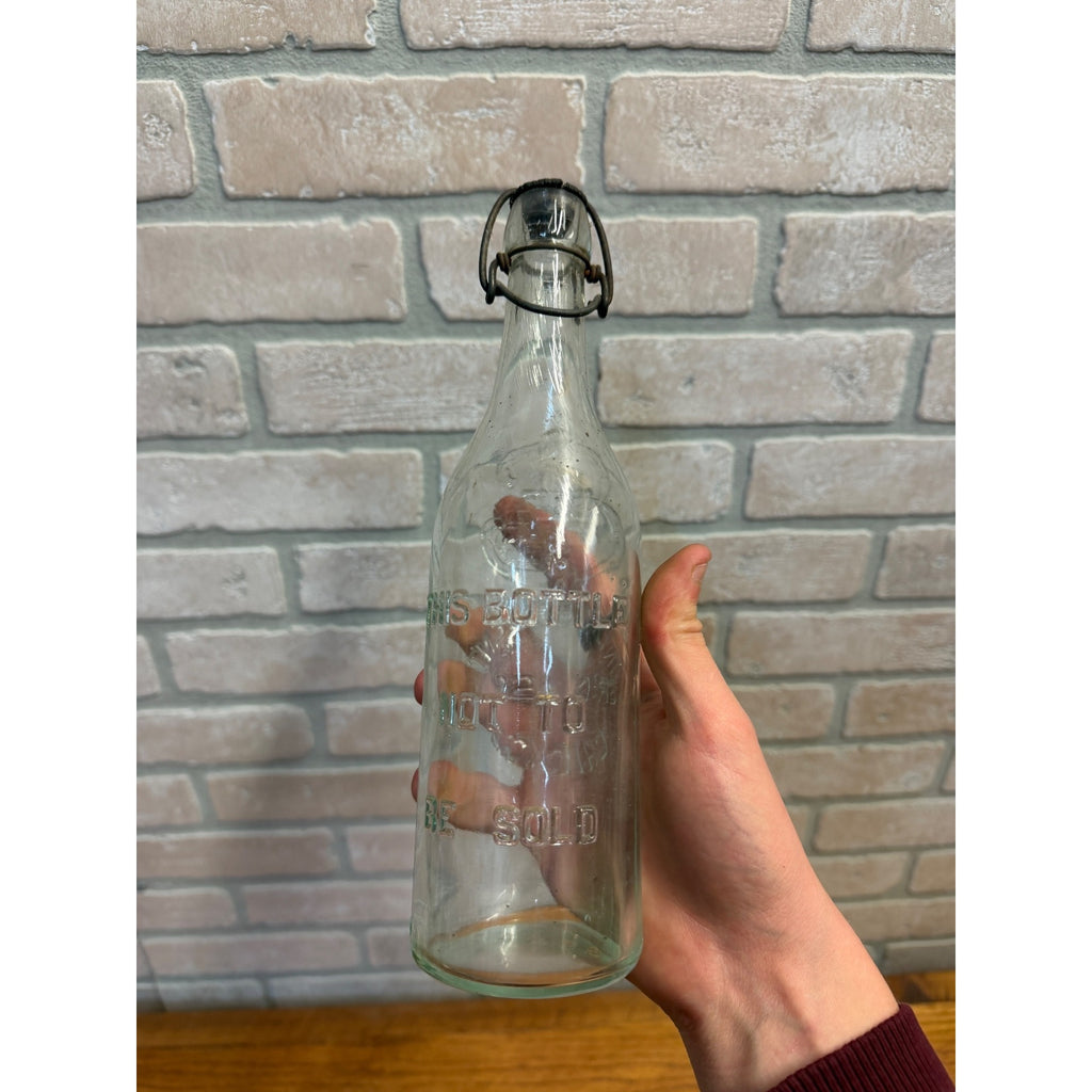 Vintage Bottle Embossed "INDEPENDENT BR'G ASS'N CHICAGO" 1910s