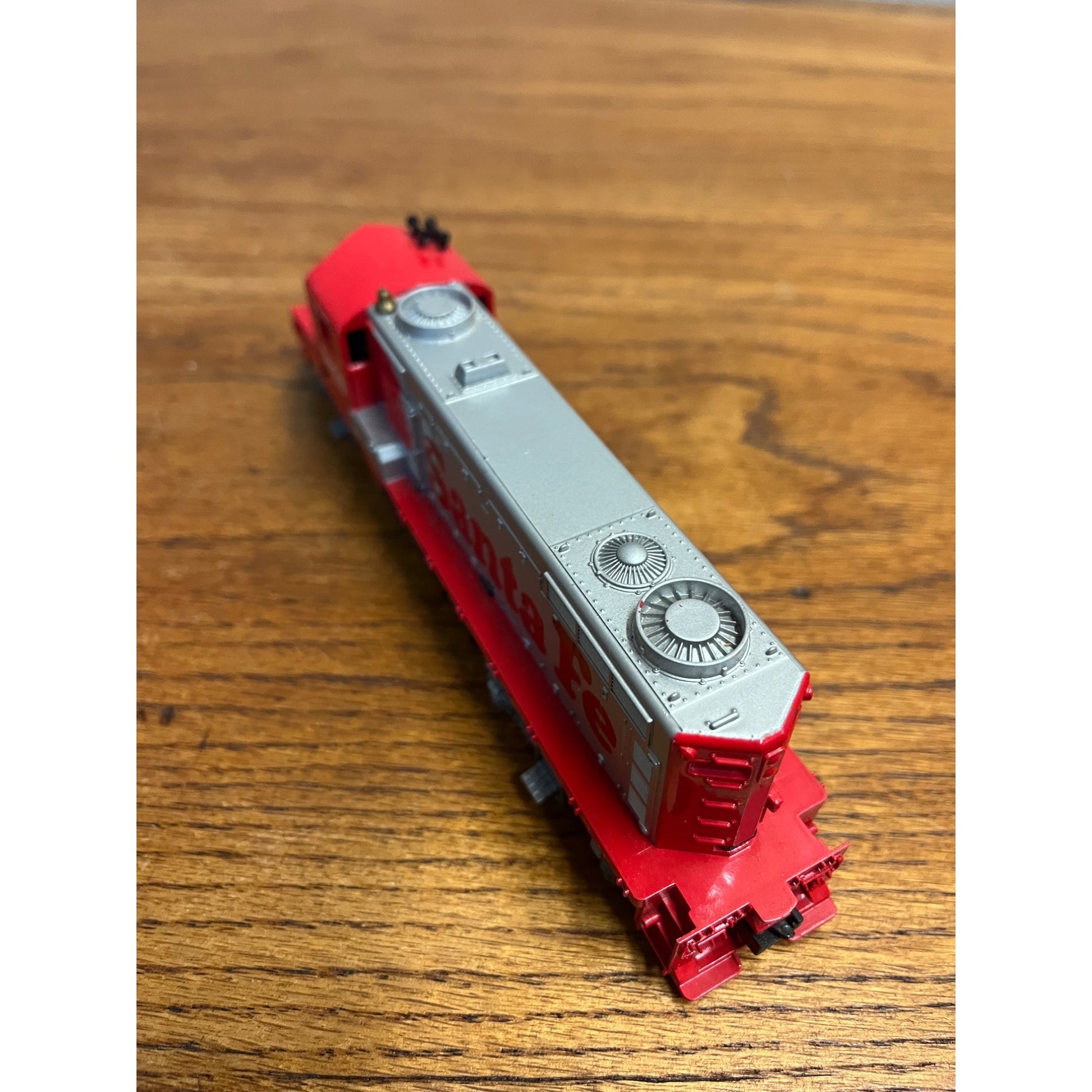 HO Scale TYCO Santa Fe Diesel Locomotive 5628 Untested