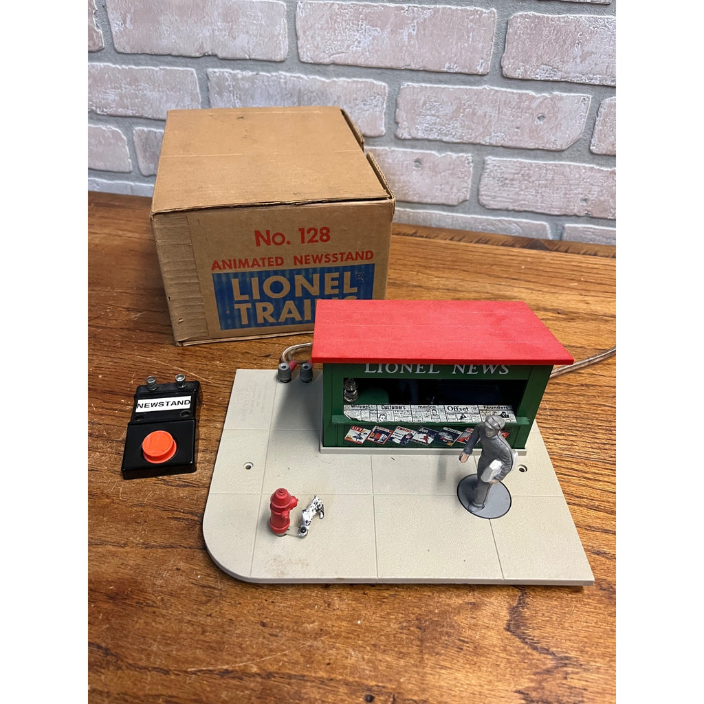 Lionel Postwar #128 Animated Newsstand Building With Original Box