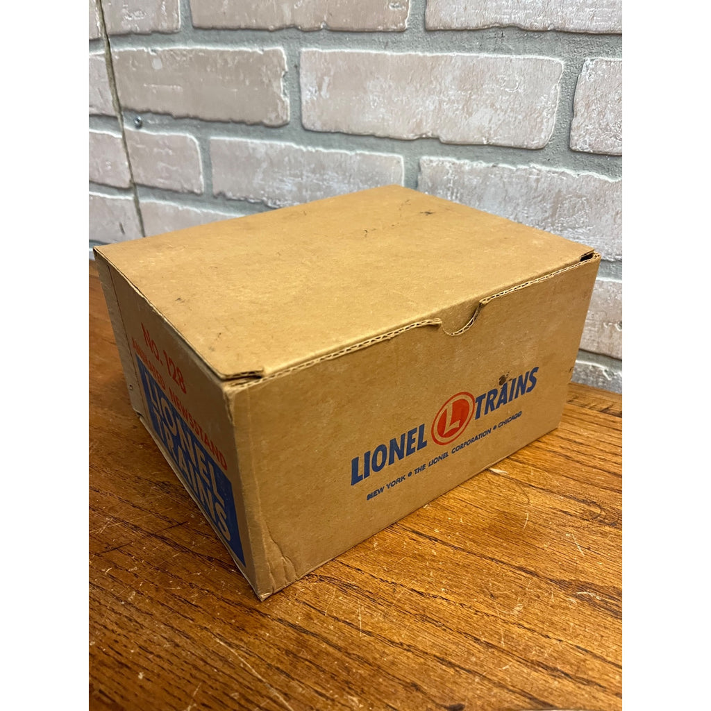 Lionel Postwar #128 Animated Newsstand Building With Original Box