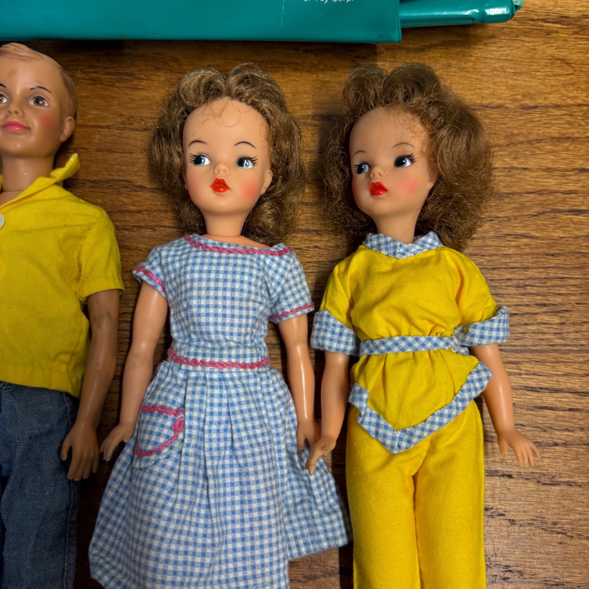 Vintage Tammy Ideal Toys Doll Lot W/ Clothes and Carry Case