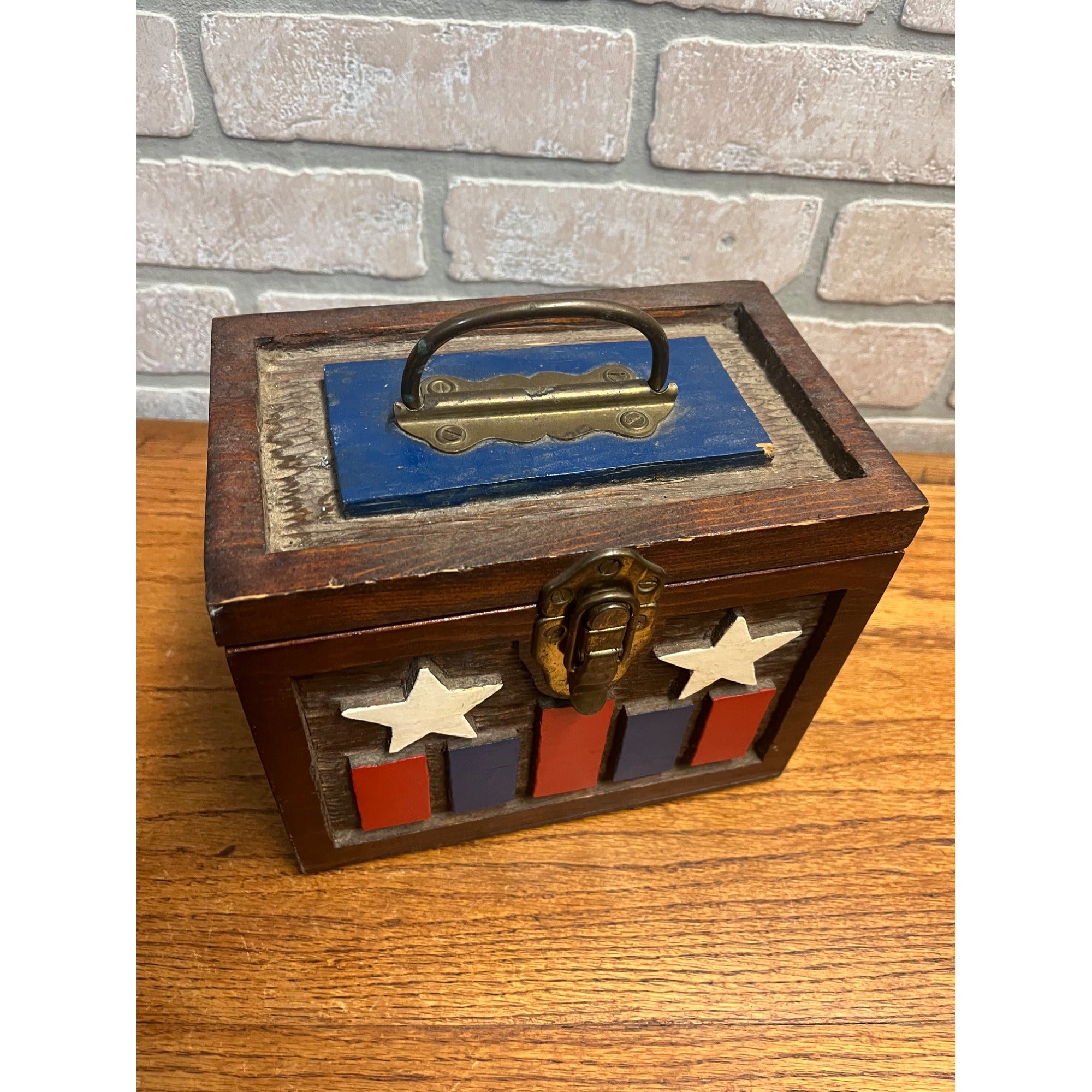 Vintage 1940s WWII Patriotic Homefront Americana Wooden Carved Hinged Box