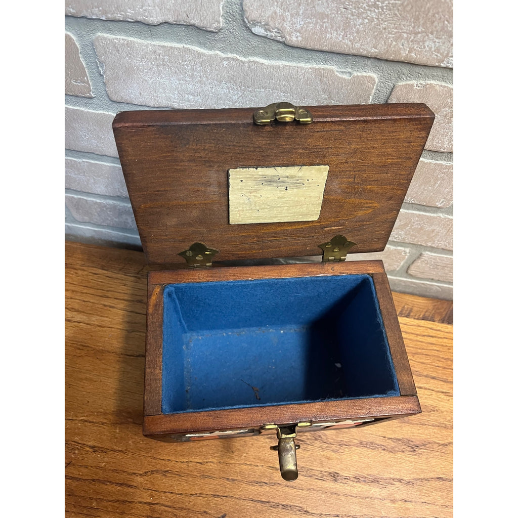 Vintage 1940s WWII Patriotic Homefront Americana Wooden Carved Hinged Box