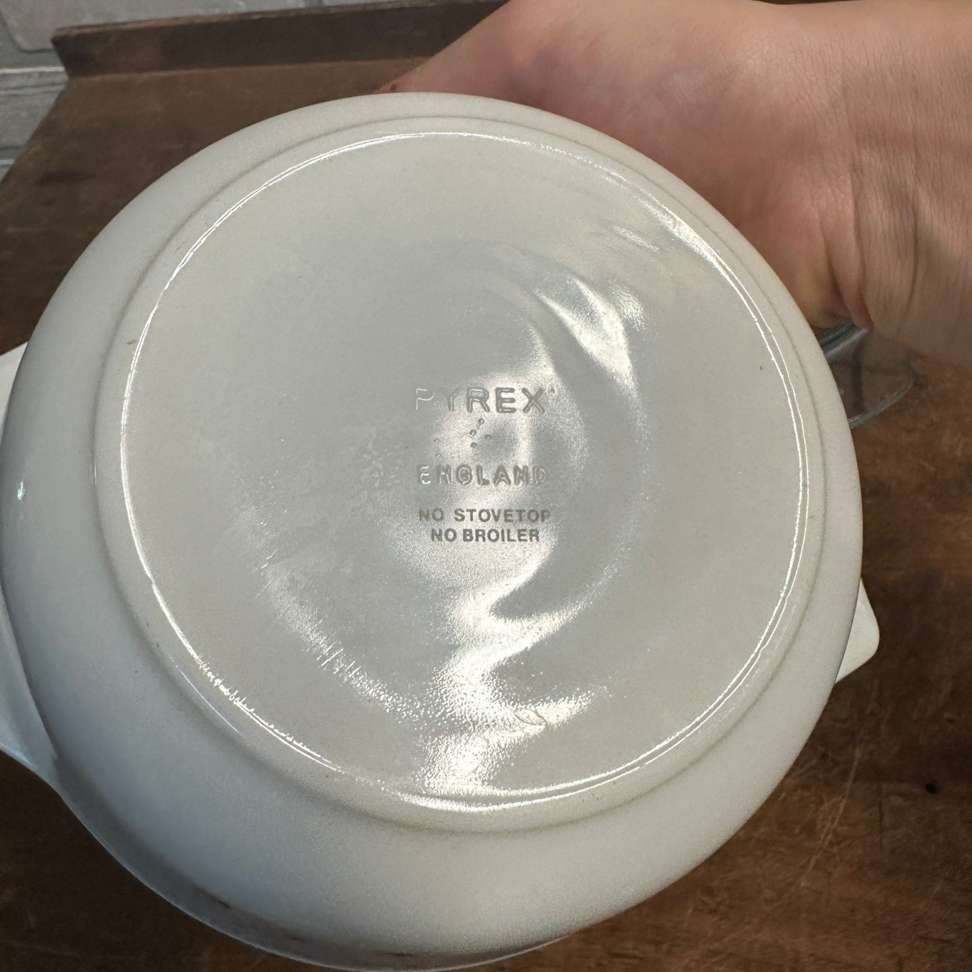 1986 Pyrex Blue Iris Flower Whirte 6-1/2" Casserole Dish With Lid