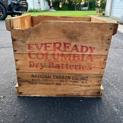 VINTAGE WOODEN CRATE WOOD BOX EVEREADY COLUMBIA BATTERIES NY ADVERTISING