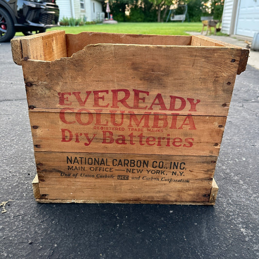 VINTAGE WOODEN CRATE WOOD BOX EVEREADY COLUMBIA BATTERIES NY ADVERTISING