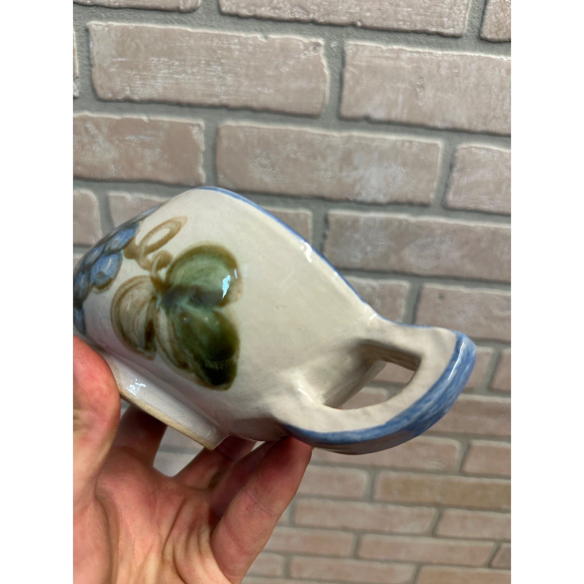LOUISVILLE STONEWARE BLUEBERRY CLUSTER GRAVY BOAT/SAUCE POURING DISH