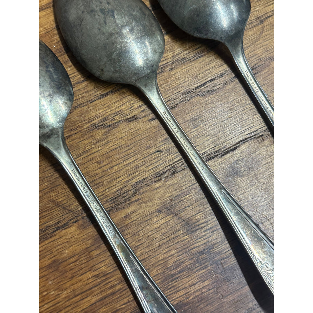 Oneida Community Queen Bess II Tudor Silver Plate Set (5) Soup Spoons 7"
