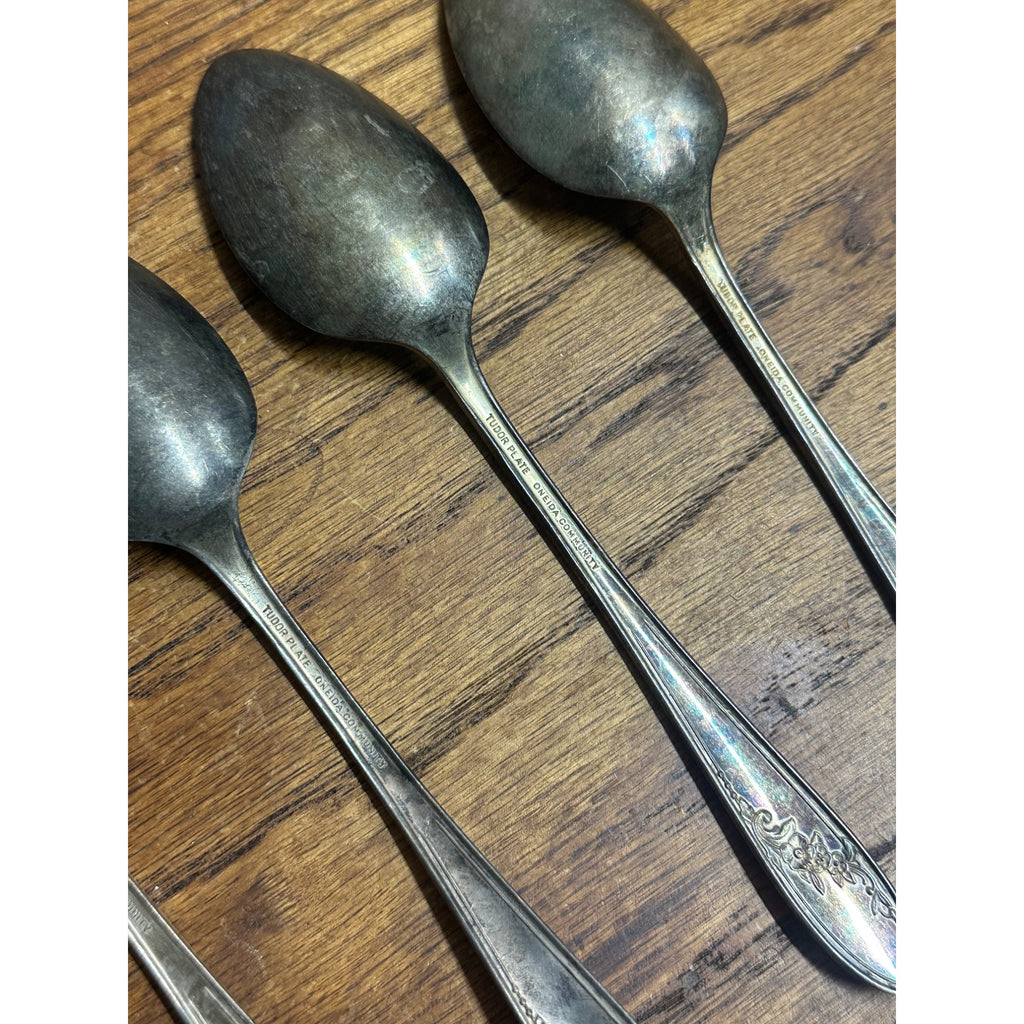Oneida Community Queen Bess II Tudor Silver Plate Set (5) Soup Spoons 7"