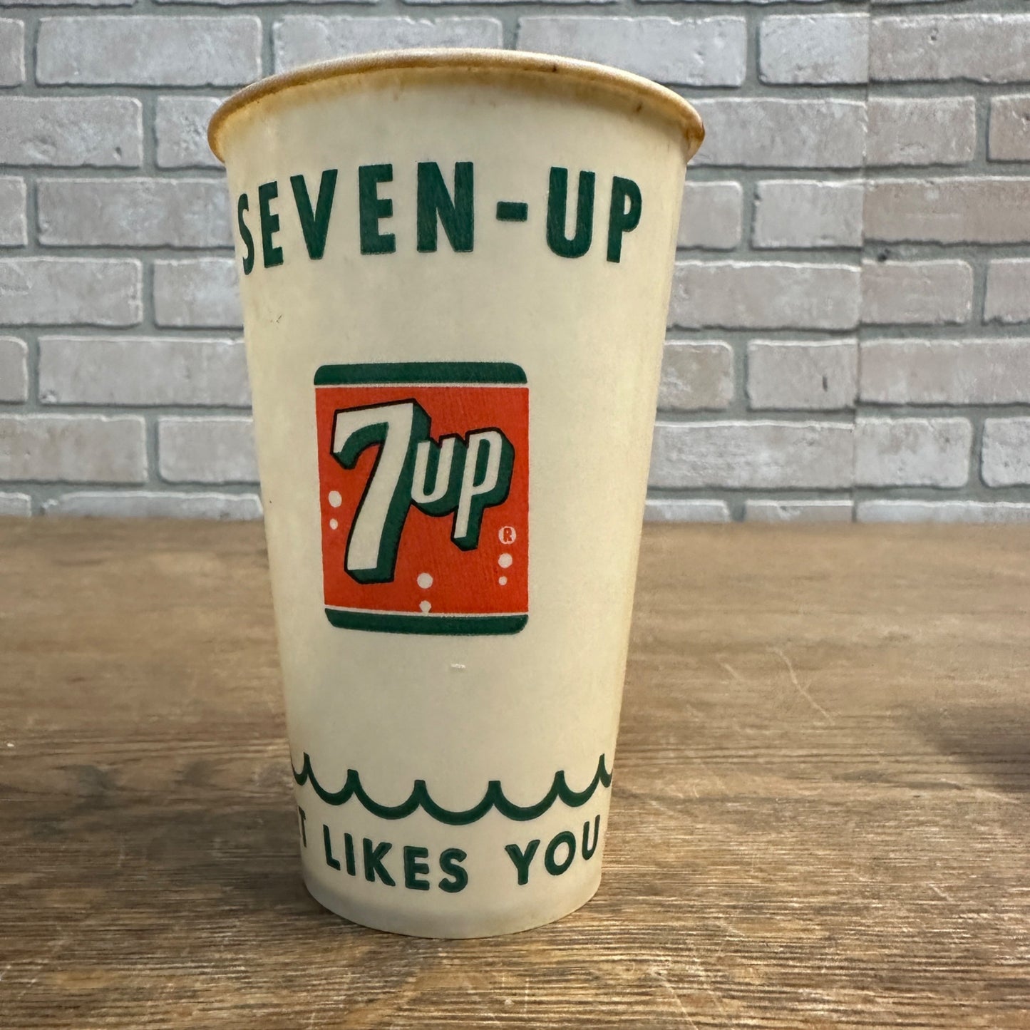 Vintage 7up Wave Border 12oz Soda Promotional Wax Paper Cup