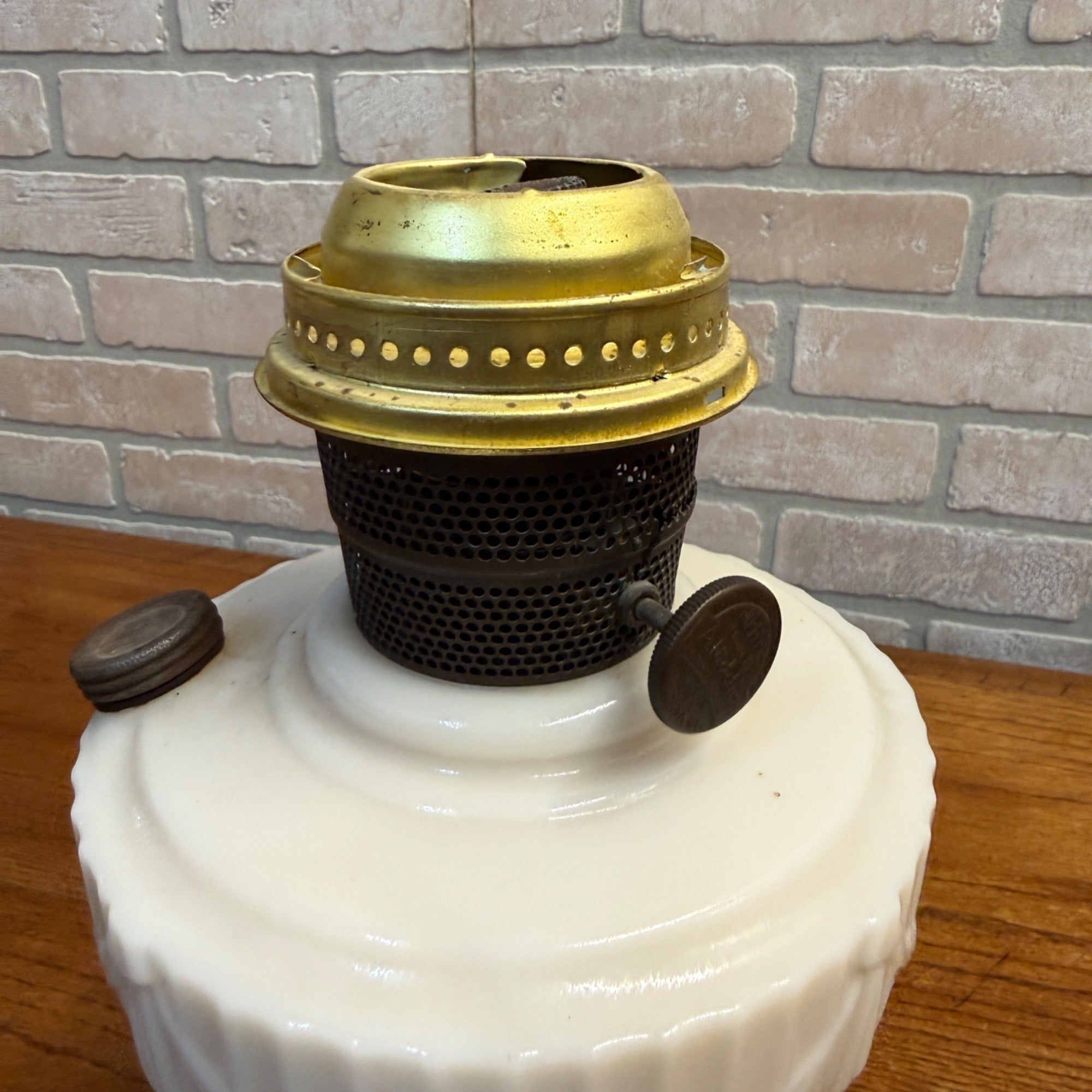 Vintage Aladdin Oil Lamp White Lincoln Drape As-Is Parlor Lamp