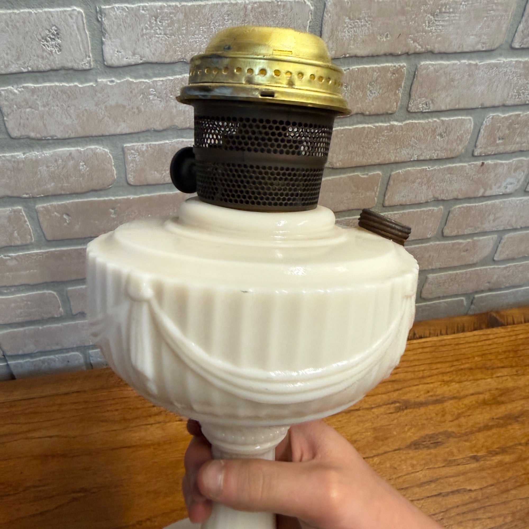 Vintage Aladdin Oil Lamp White Lincoln Drape As-Is Parlor Lamp
