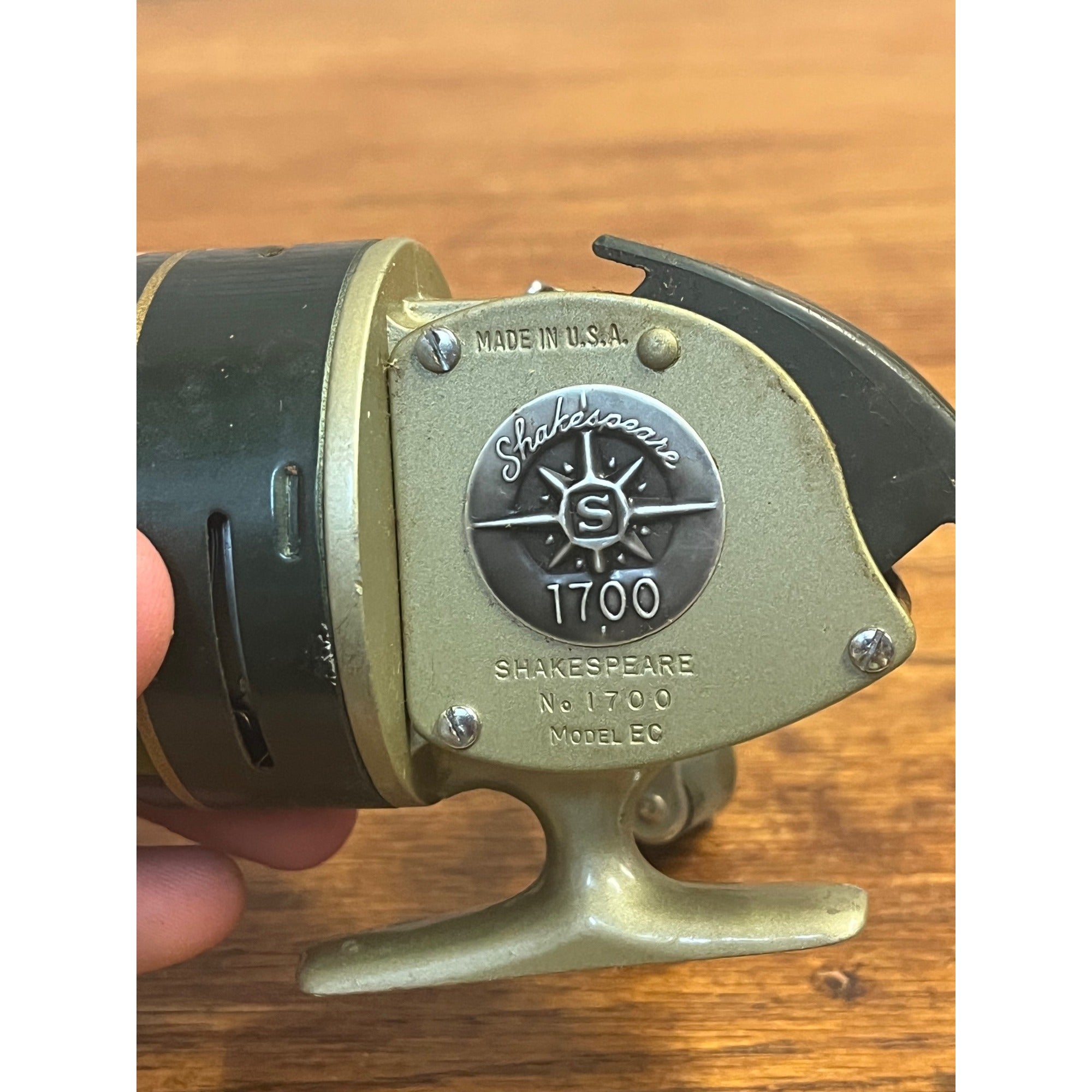 Vintage Shakespeare 1700 Model EC Fishing Reel - Excellent Condition